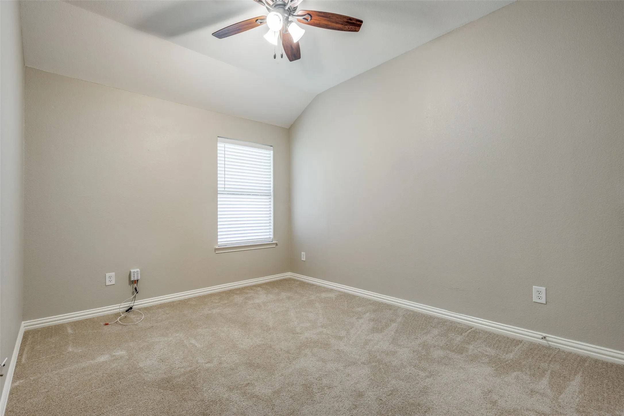 Single Family Residence For Rent in Collin County , 612 Cov Court, Princeton, Texas 75407, 3 Bedroom, 2 Bathroom, 2 Garage spaces, 1,801 Sqft, built in 2006, mls#21407806, Real Estate Agent in Princeton, Homes For Rent in Collin county, Homes For Rent in Princeton, Realtor in Princeton Texas, Real Estate Brokerage Independent Realty Texas, Luminita Cordes Realtor
