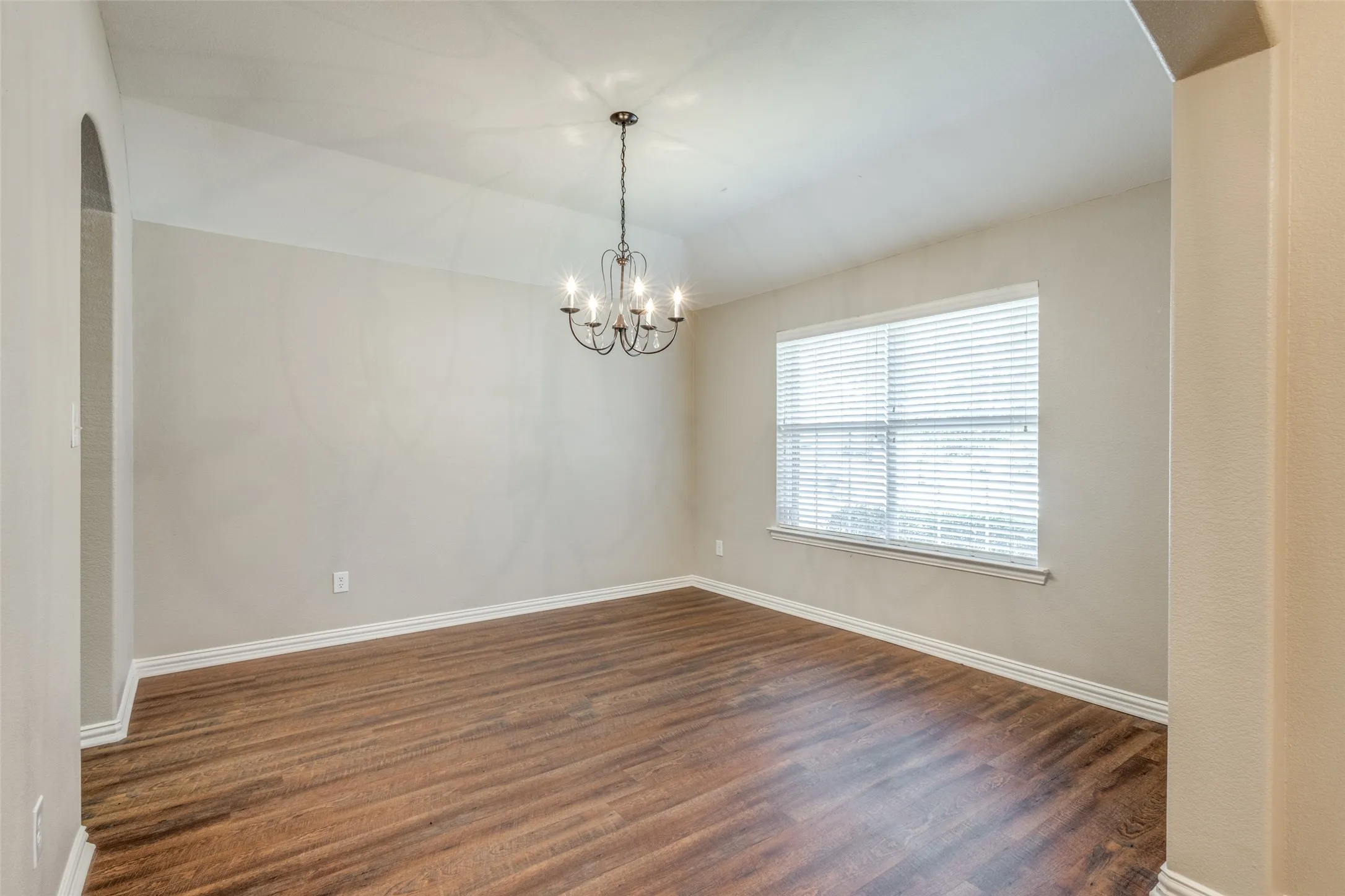 Single Family Residence For Rent in Collin County , 612 Cov Court, Princeton, Texas 75407, 3 Bedroom, 2 Bathroom, 2 Garage spaces, 1,801 Sqft, built in 2006, mls#21407806, Real Estate Agent in Princeton, Homes For Rent in Collin county, Homes For Rent in Princeton, Realtor in Princeton Texas, Real Estate Brokerage Independent Realty Texas, Luminita Cordes Realtor