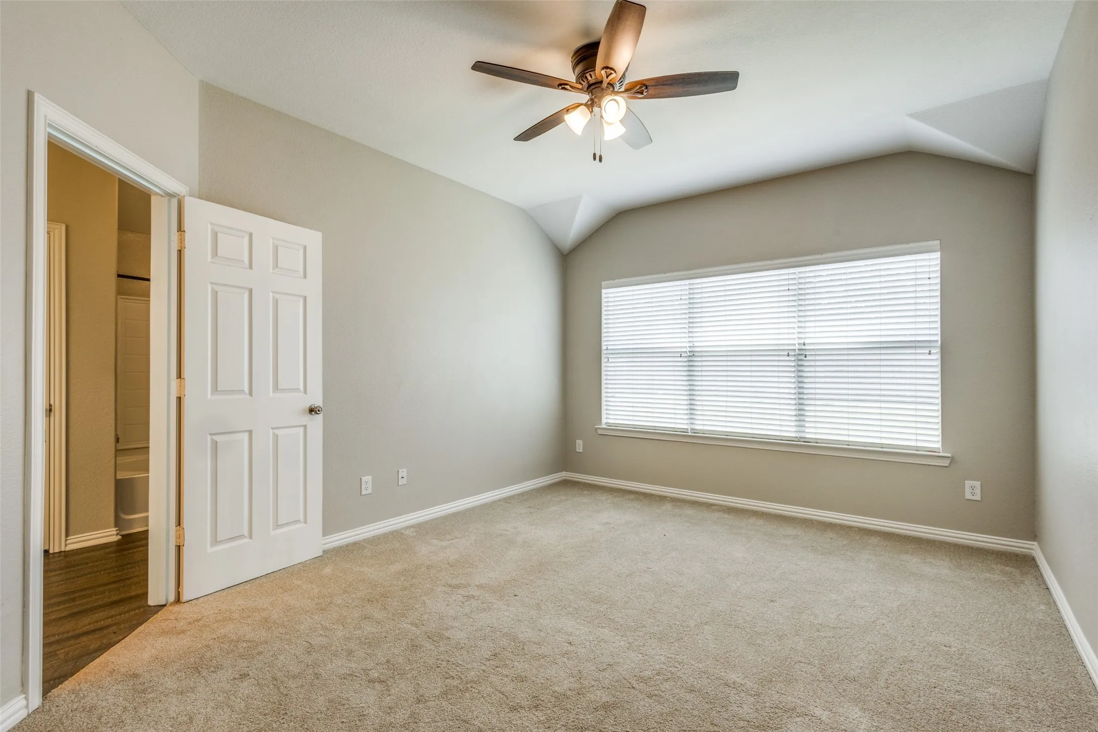 Single Family Residence For Rent in Collin County , 612 Cov Court, Princeton, Texas 75407, 3 Bedroom, 2 Bathroom, 2 Garage spaces, 1,801 Sqft, built in 2006, mls#21407806, Real Estate Agent in Princeton, Homes For Rent in Collin county, Homes For Rent in Princeton, Realtor in Princeton Texas, Real Estate Brokerage Independent Realty Texas, Luminita Cordes Realtor