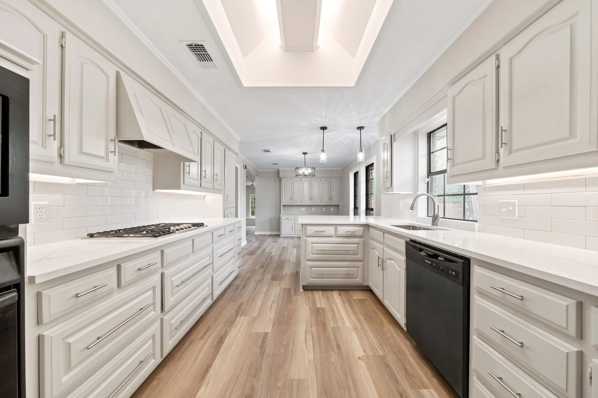 Single Family Residence For Rent in Collin County , 306 Westpark Drive N, Mc Kinney, Texas 75071, 3 Bedroom, 2 Bathroom, 2 Garage spaces, 2,669 Sqft, built in 1987, mls#21408685, Real Estate Agent in Mc Kinney, Homes For Rent in Collin county, Homes For Rent in Mc Kinney, Realtor in Mc Kinney Texas, Real Estate Brokerage Independent Realty Texas, Luminita Cordes Realtor