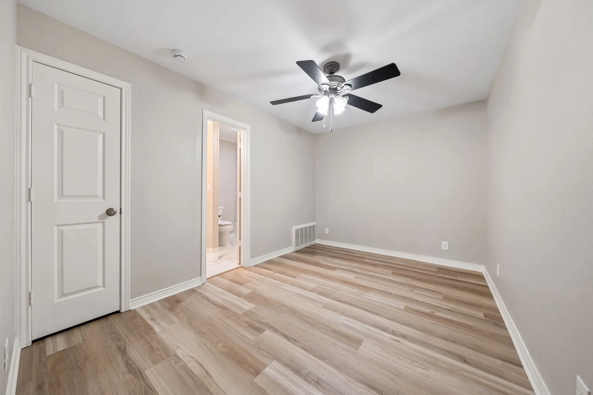 Single Family Residence For Rent in Collin County , 306 Westpark Drive N, Mc Kinney, Texas 75071, 3 Bedroom, 2 Bathroom, 2 Garage spaces, 2,669 Sqft, built in 1987, mls#21408685, Real Estate Agent in Mc Kinney, Homes For Rent in Collin county, Homes For Rent in Mc Kinney, Realtor in Mc Kinney Texas, Real Estate Brokerage Independent Realty Texas, Luminita Cordes Realtor