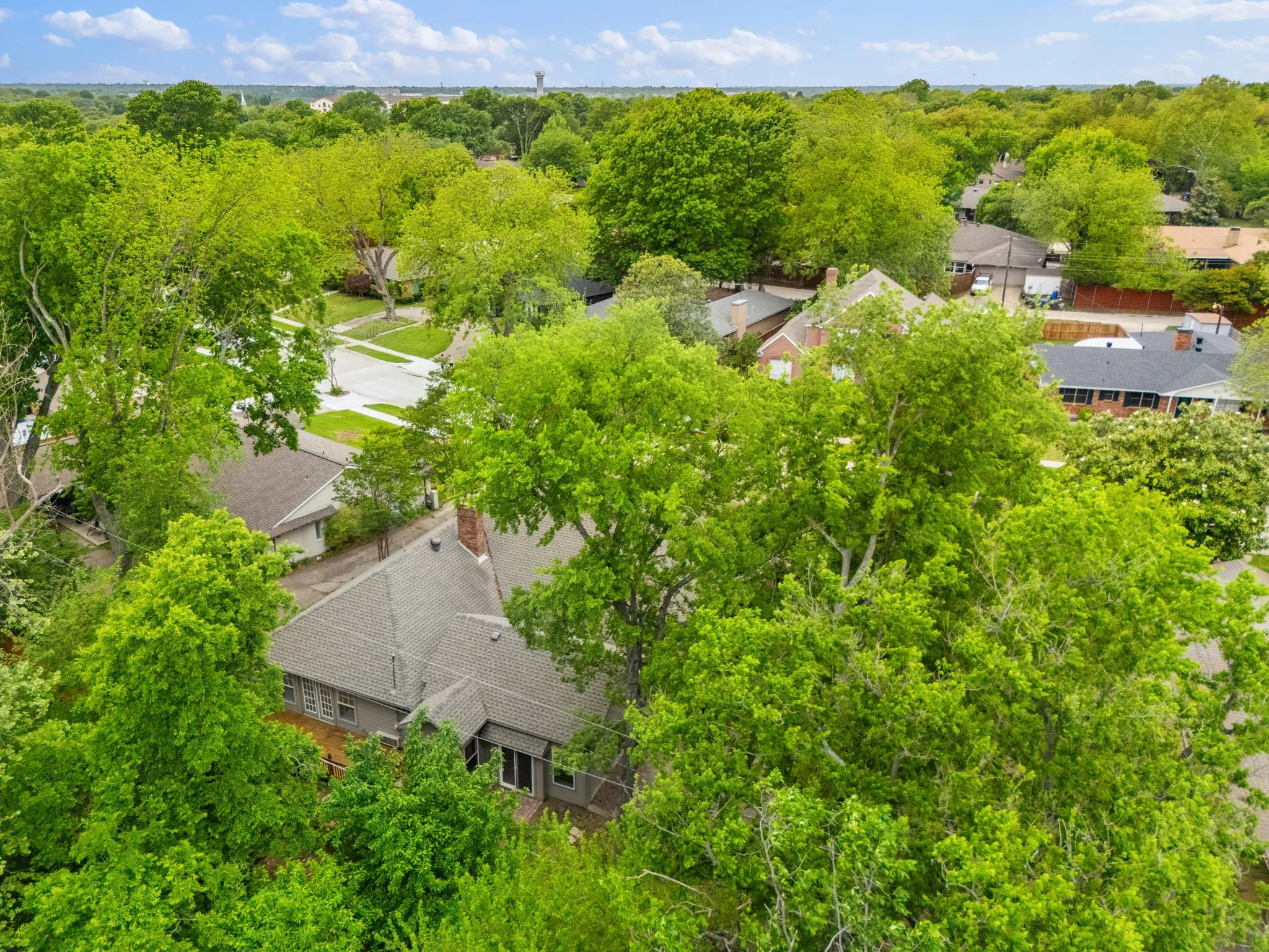 Single Family Residence For Rent in Collin County , 306 Westpark Drive N, Mc Kinney, Texas 75071, 3 Bedroom, 2 Bathroom, 2 Garage spaces, 2,669 Sqft, built in 1987, mls#21408685, Real Estate Agent in Mc Kinney, Homes For Rent in Collin county, Homes For Rent in Mc Kinney, Realtor in Mc Kinney Texas, Real Estate Brokerage Independent Realty Texas, Luminita Cordes Realtor