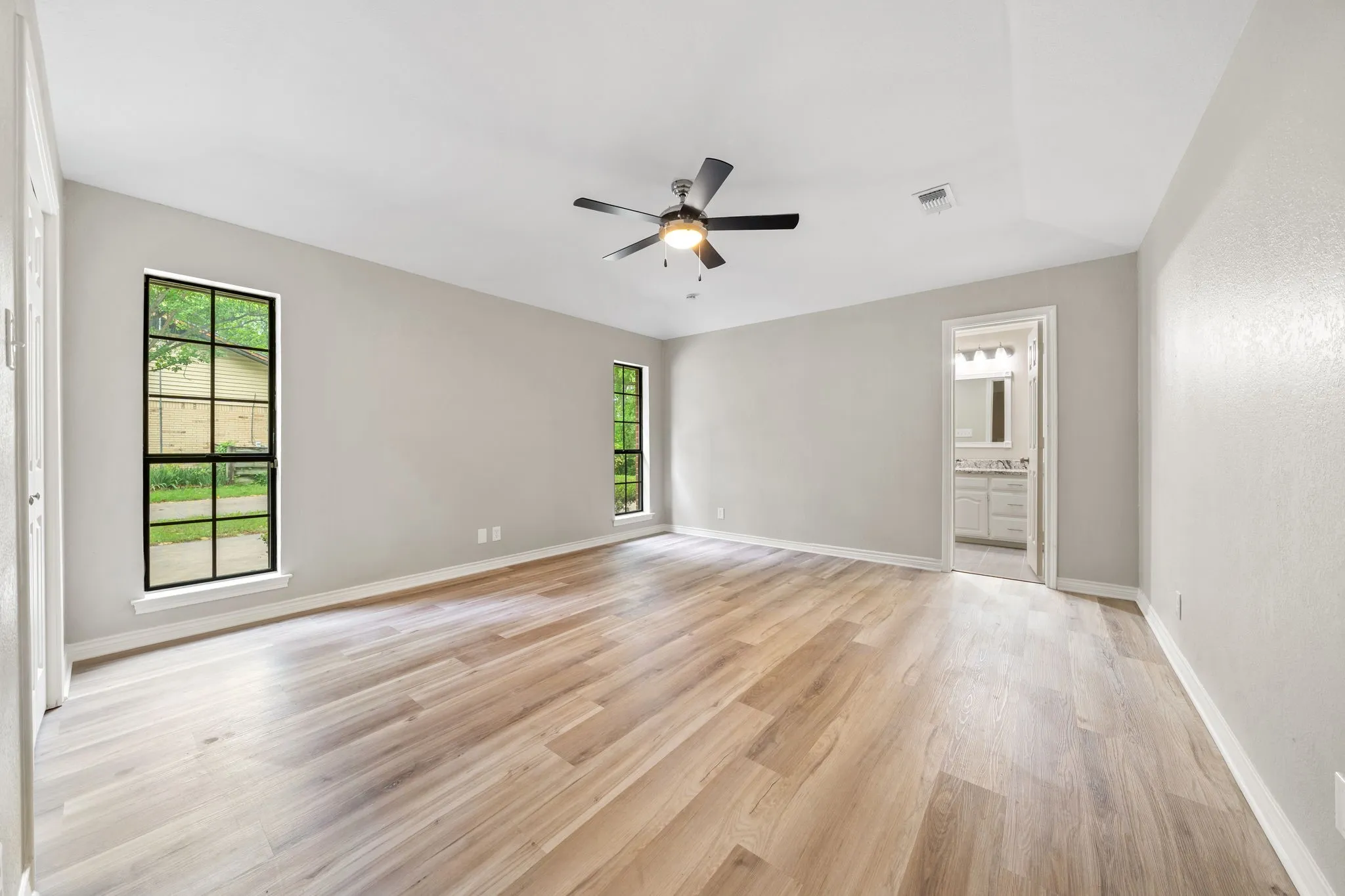 Single Family Residence For Rent in Collin County , 306 Westpark Drive N, Mc Kinney, Texas 75071, 3 Bedroom, 2 Bathroom, 2 Garage spaces, 2,669 Sqft, built in 1987, mls#21408685, Real Estate Agent in Mc Kinney, Homes For Rent in Collin county, Homes For Rent in Mc Kinney, Realtor in Mc Kinney Texas, Real Estate Brokerage Independent Realty Texas, Luminita Cordes Realtor