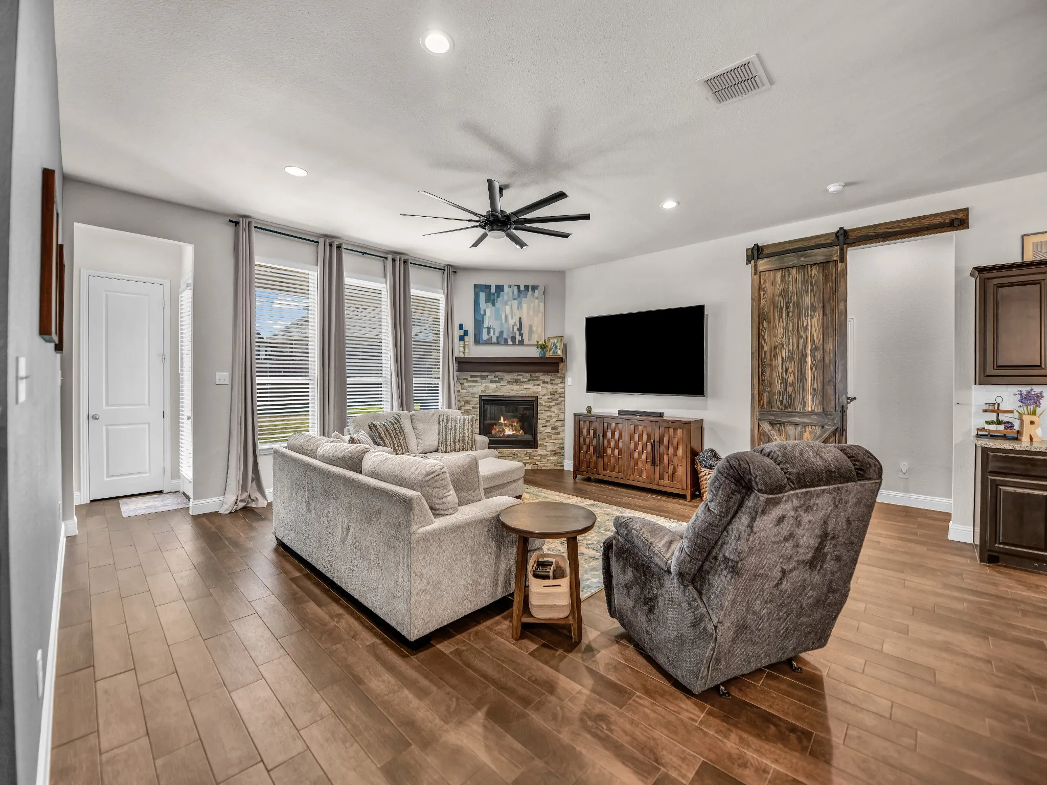 Single Family Residence For Sale in Parker County , 15129 Fleet Hill Road, Weatherford, Texas 76008, 4 Bedroom, 3 Bathroom, 2 Garage spaces, 2,473 Sqft, built in 2020, mls#21408700, Real Estate Agent in Weatherford, Homes For Sale in Parker county, Homes For Sale in Weatherford, Realtor in Weatherford Texas, Real Estate Brokerage Independent Realty Texas, Luminita Cordes Realtor