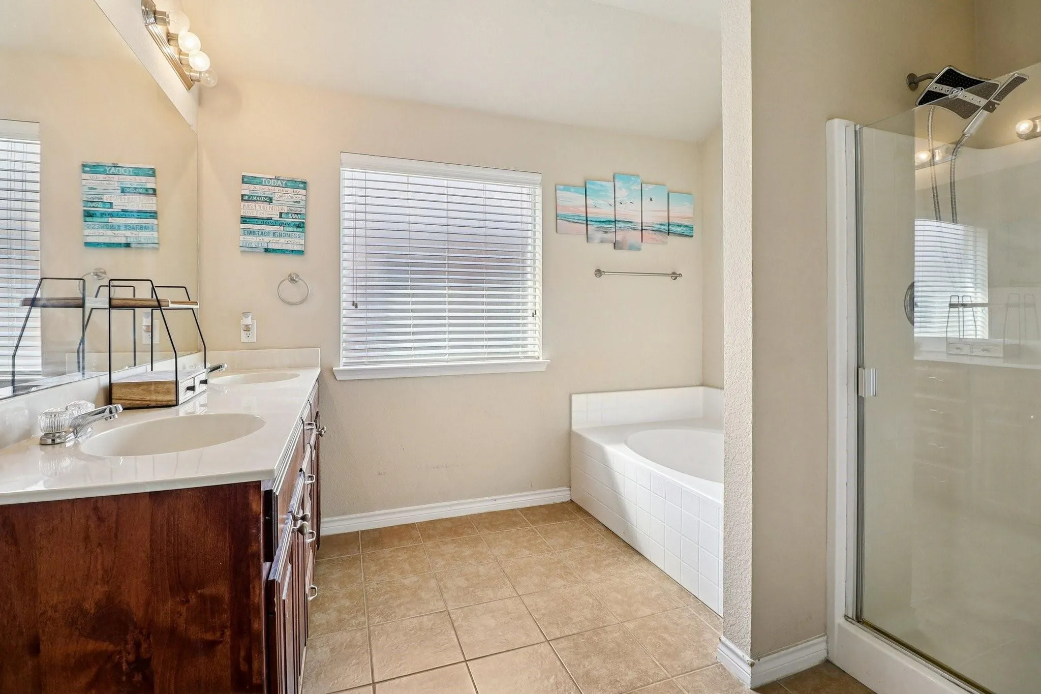 Single Family Residence For Rent in Tarrant County , 8221 Mule Deer Run, Fort Worth, Texas 76179, 3 Bedroom, 2 Bathroom, 2 Garage spaces, 1,614 Sqft, built in 2008, mls#21408705, Real Estate Agent in Fort Worth, Homes For Rent in Tarrant county, Homes For Rent in Fort Worth, Realtor in Fort Worth Texas, Real Estate Brokerage Independent Realty Texas, Luminita Cordes Realtor