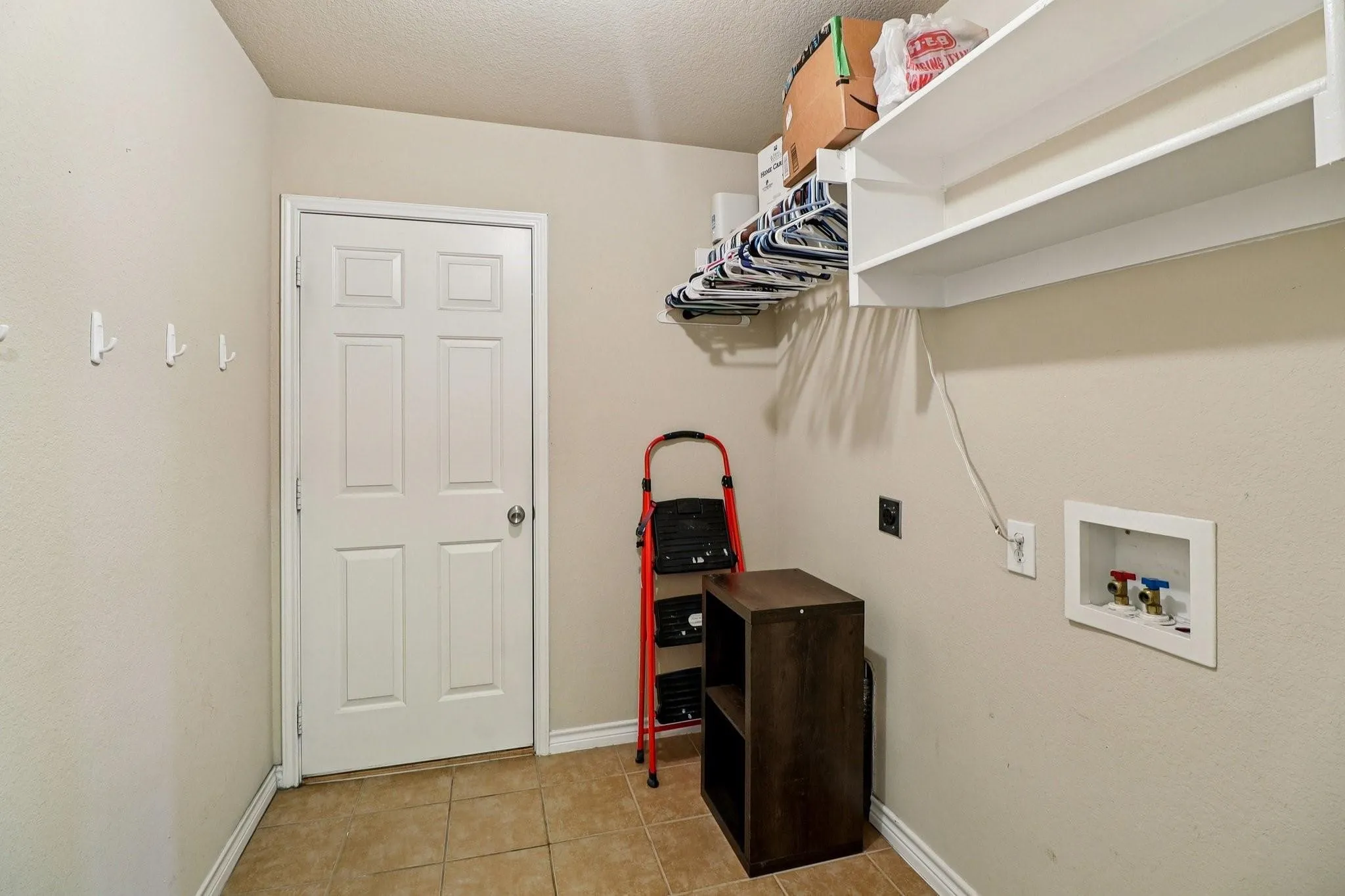 Single Family Residence For Rent in Tarrant County , 8221 Mule Deer Run, Fort Worth, Texas 76179, 3 Bedroom, 2 Bathroom, 2 Garage spaces, 1,614 Sqft, built in 2008, mls#21408705, Real Estate Agent in Fort Worth, Homes For Rent in Tarrant county, Homes For Rent in Fort Worth, Realtor in Fort Worth Texas, Real Estate Brokerage Independent Realty Texas, Luminita Cordes Realtor