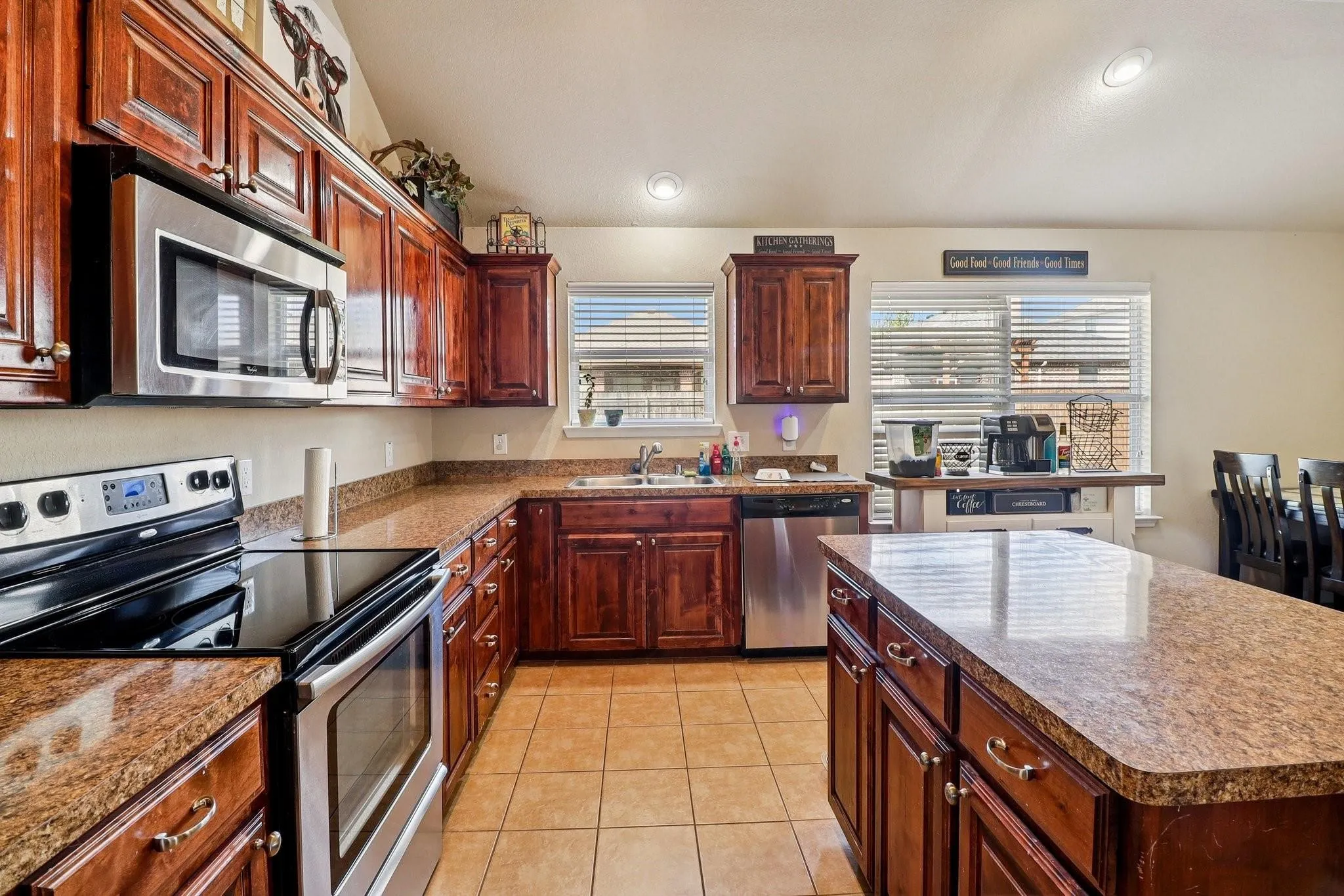 Single Family Residence For Rent in Tarrant County , 8221 Mule Deer Run, Fort Worth, Texas 76179, 3 Bedroom, 2 Bathroom, 2 Garage spaces, 1,614 Sqft, built in 2008, mls#21408705, Real Estate Agent in Fort Worth, Homes For Rent in Tarrant county, Homes For Rent in Fort Worth, Realtor in Fort Worth Texas, Real Estate Brokerage Independent Realty Texas, Luminita Cordes Realtor