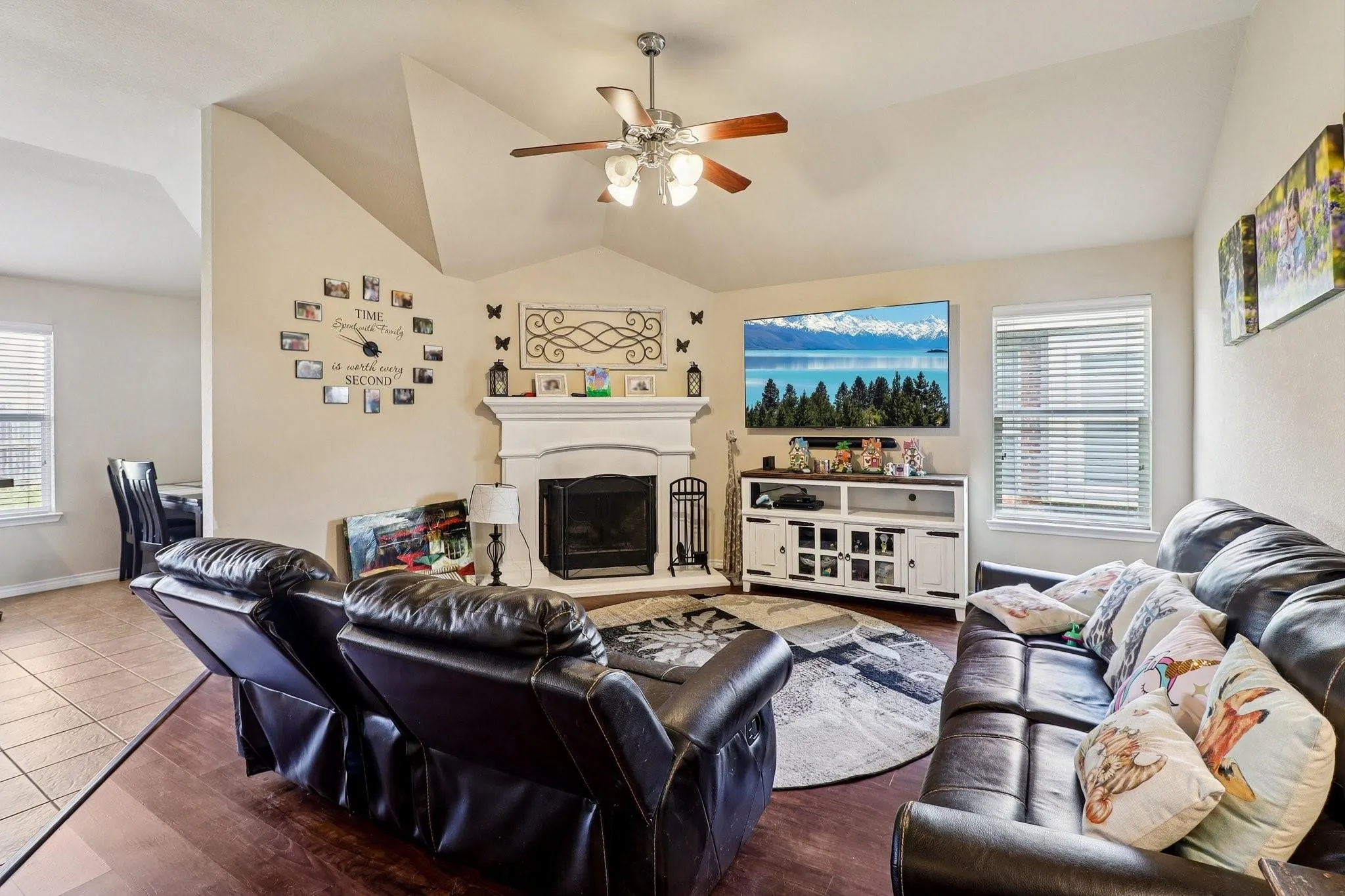 Single Family Residence For Rent in Tarrant County , 8221 Mule Deer Run, Fort Worth, Texas 76179, 3 Bedroom, 2 Bathroom, 2 Garage spaces, 1,614 Sqft, built in 2008, mls#21408705, Real Estate Agent in Fort Worth, Homes For Rent in Tarrant county, Homes For Rent in Fort Worth, Realtor in Fort Worth Texas, Real Estate Brokerage Independent Realty Texas, Luminita Cordes Realtor