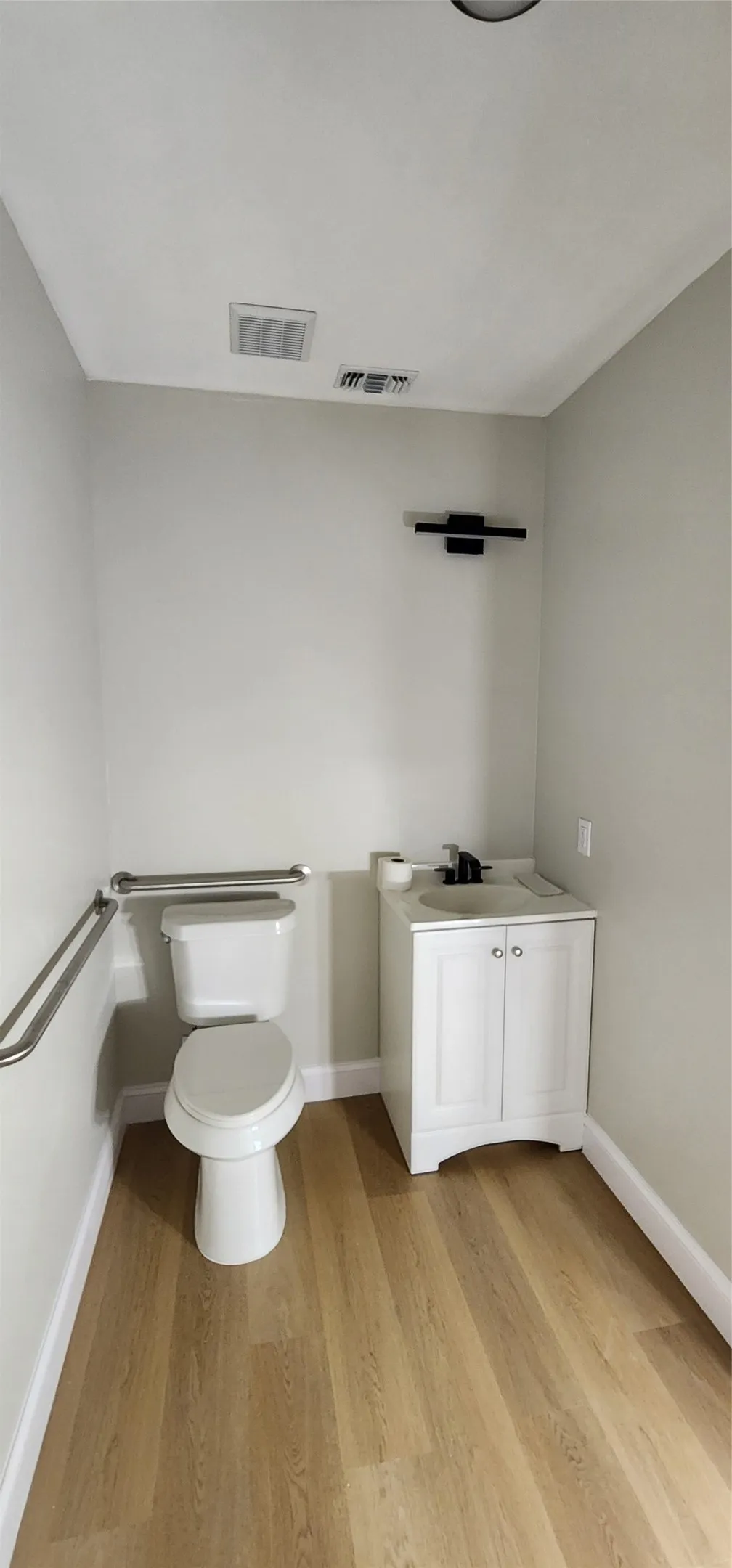 Office For Rent in Dallas County , 1050 N Belt line Road 103, Mesquite, Texas 75149, 0, 0, Garage spaces, 0 Sqft, built in 1983, mls#21408710, Real Estate Agent in Mesquite, Homes For Rent in Dallas county, Homes For Rent in Mesquite, Realtor in Mesquite Texas, Real Estate Brokerage Independent Realty Texas, Luminita Cordes Realtor