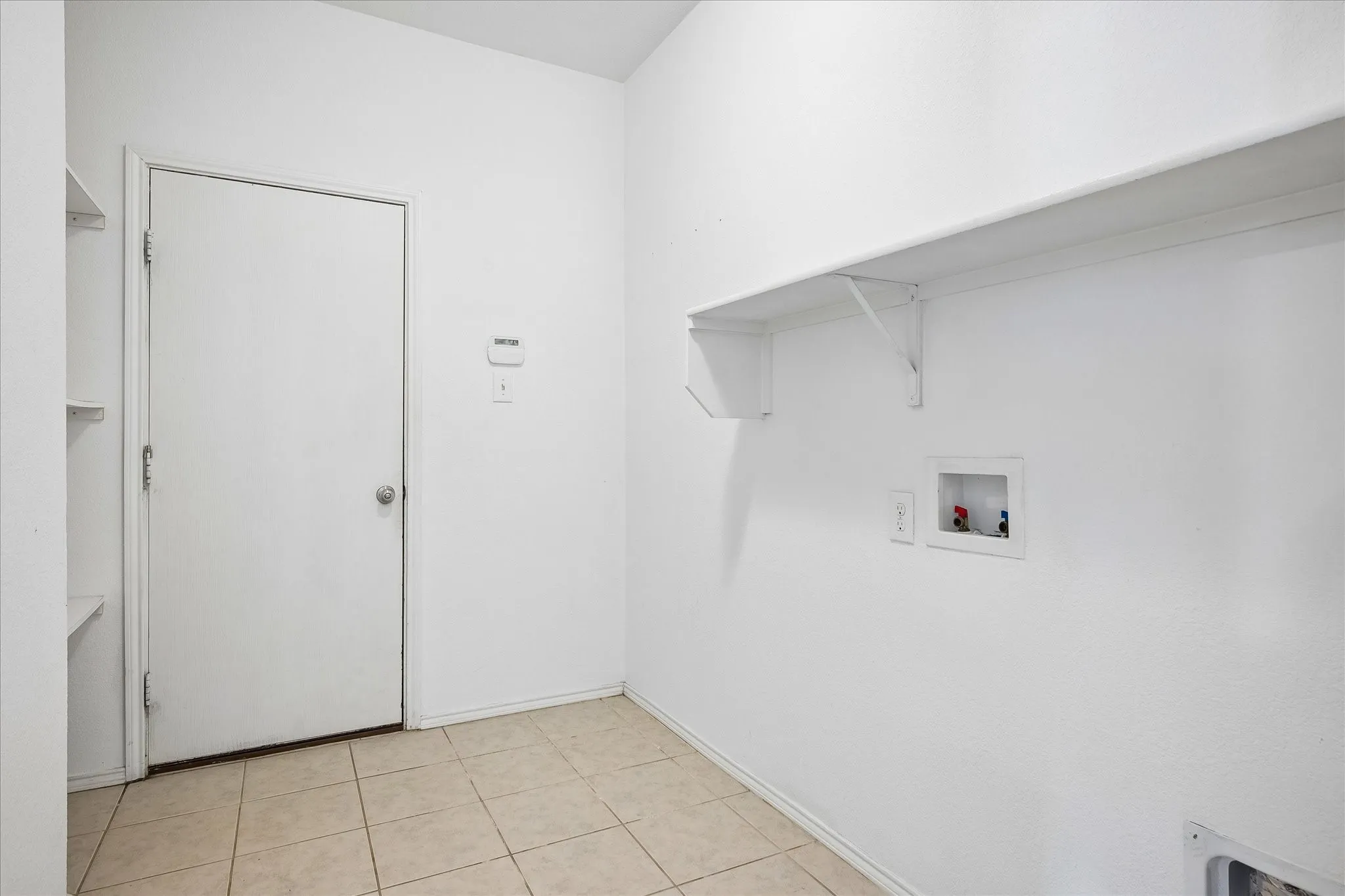 Single Family Residence For Sale in Tarrant County , 2228 Simmental Road, Fort Worth, Texas 76131, 3 Bedroom, 2 Bathroom, 2 Garage spaces, 1,954 Sqft, built in 2016, mls#21407039, Real Estate Agent in Fort Worth, Homes For Sale in Tarrant county, Homes For Sale in Fort Worth, Realtor in Fort Worth Texas, Real Estate Brokerage Independent Realty Texas, Luminita Cordes Realtor