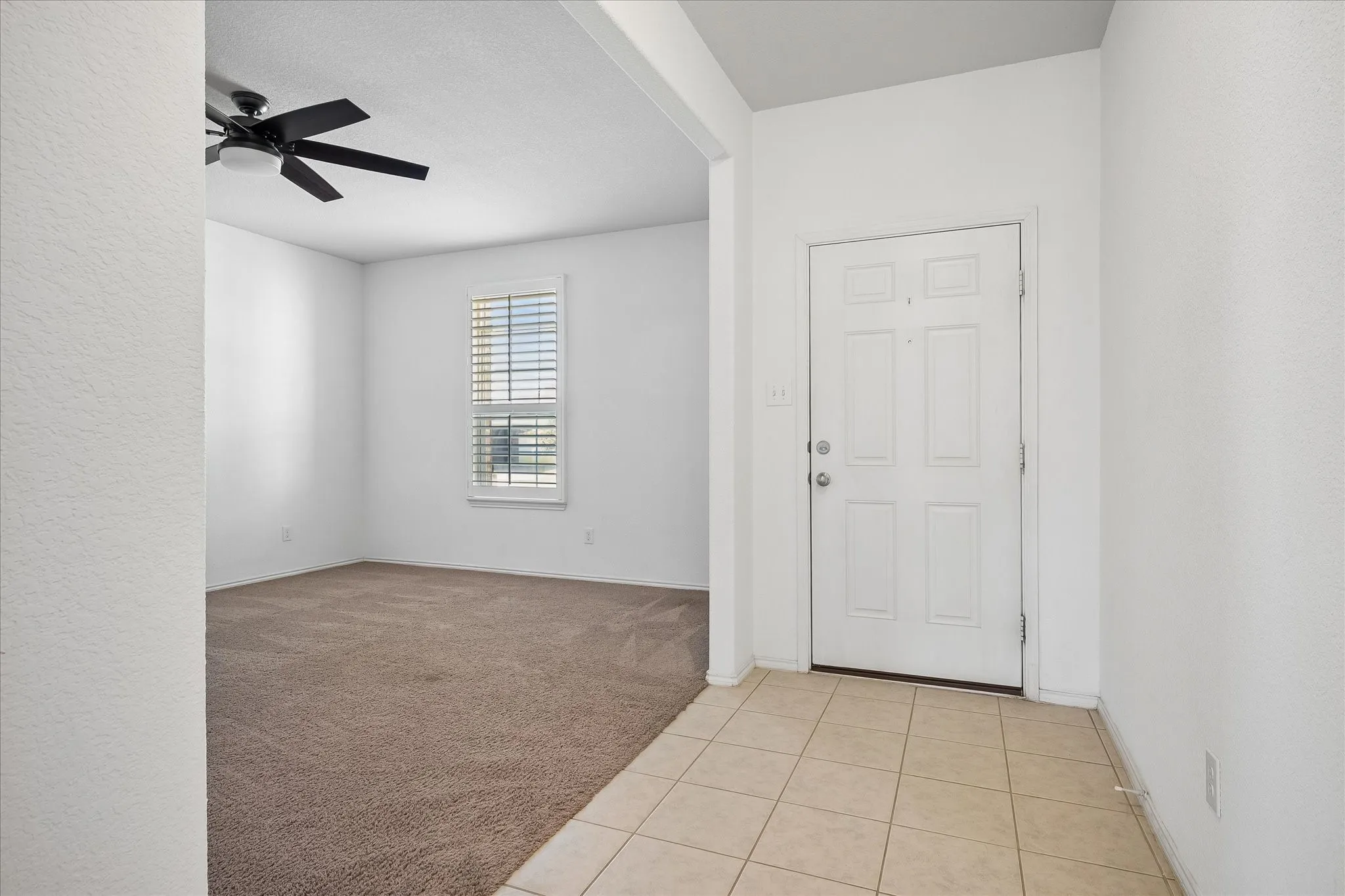 Single Family Residence For Sale in Tarrant County , 2228 Simmental Road, Fort Worth, Texas 76131, 3 Bedroom, 2 Bathroom, 2 Garage spaces, 1,954 Sqft, built in 2016, mls#21407039, Real Estate Agent in Fort Worth, Homes For Sale in Tarrant county, Homes For Sale in Fort Worth, Realtor in Fort Worth Texas, Real Estate Brokerage Independent Realty Texas, Luminita Cordes Realtor