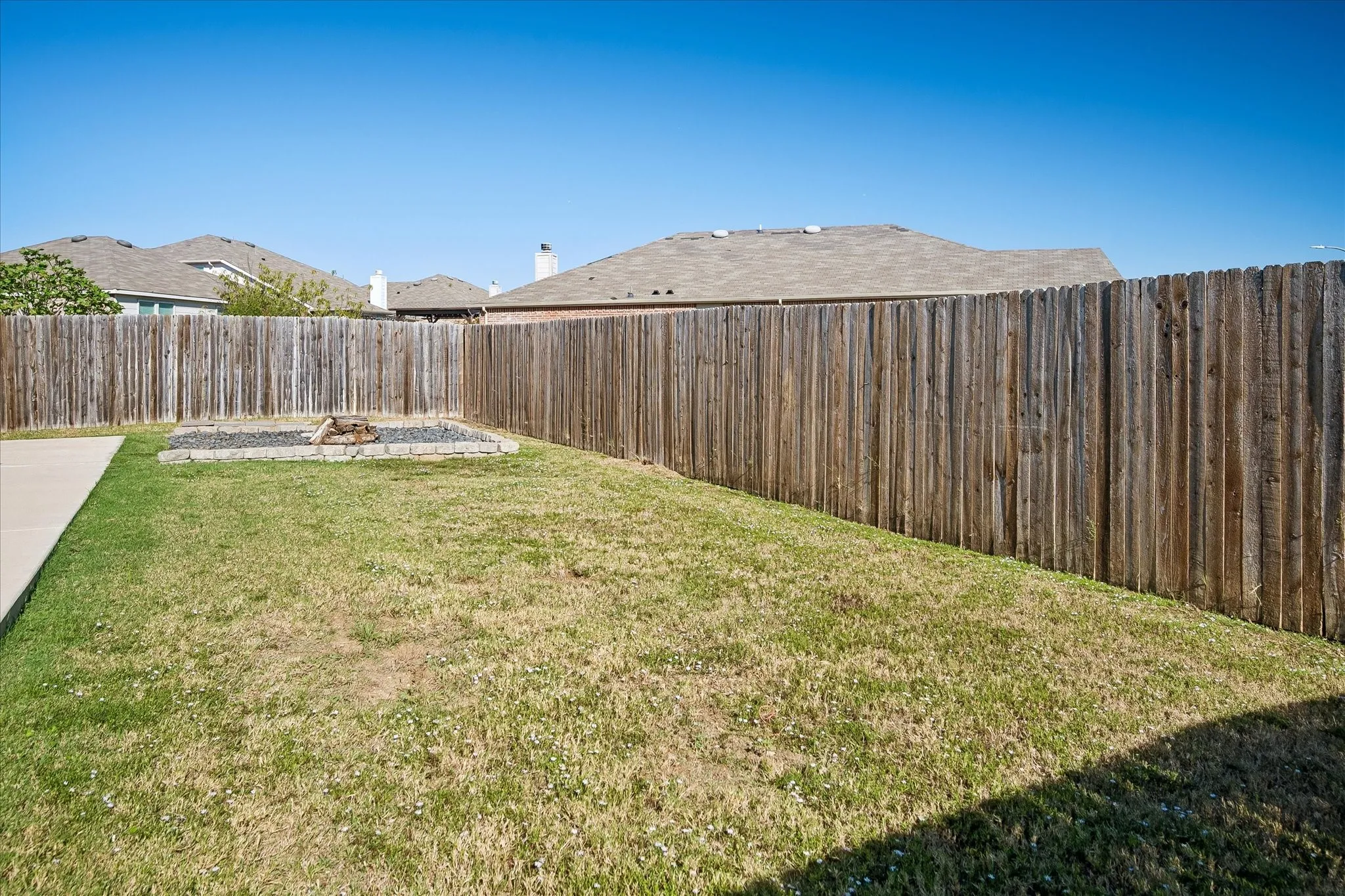 Single Family Residence For Sale in Tarrant County , 2228 Simmental Road, Fort Worth, Texas 76131, 3 Bedroom, 2 Bathroom, 2 Garage spaces, 1,954 Sqft, built in 2016, mls#21407039, Real Estate Agent in Fort Worth, Homes For Sale in Tarrant county, Homes For Sale in Fort Worth, Realtor in Fort Worth Texas, Real Estate Brokerage Independent Realty Texas, Luminita Cordes Realtor