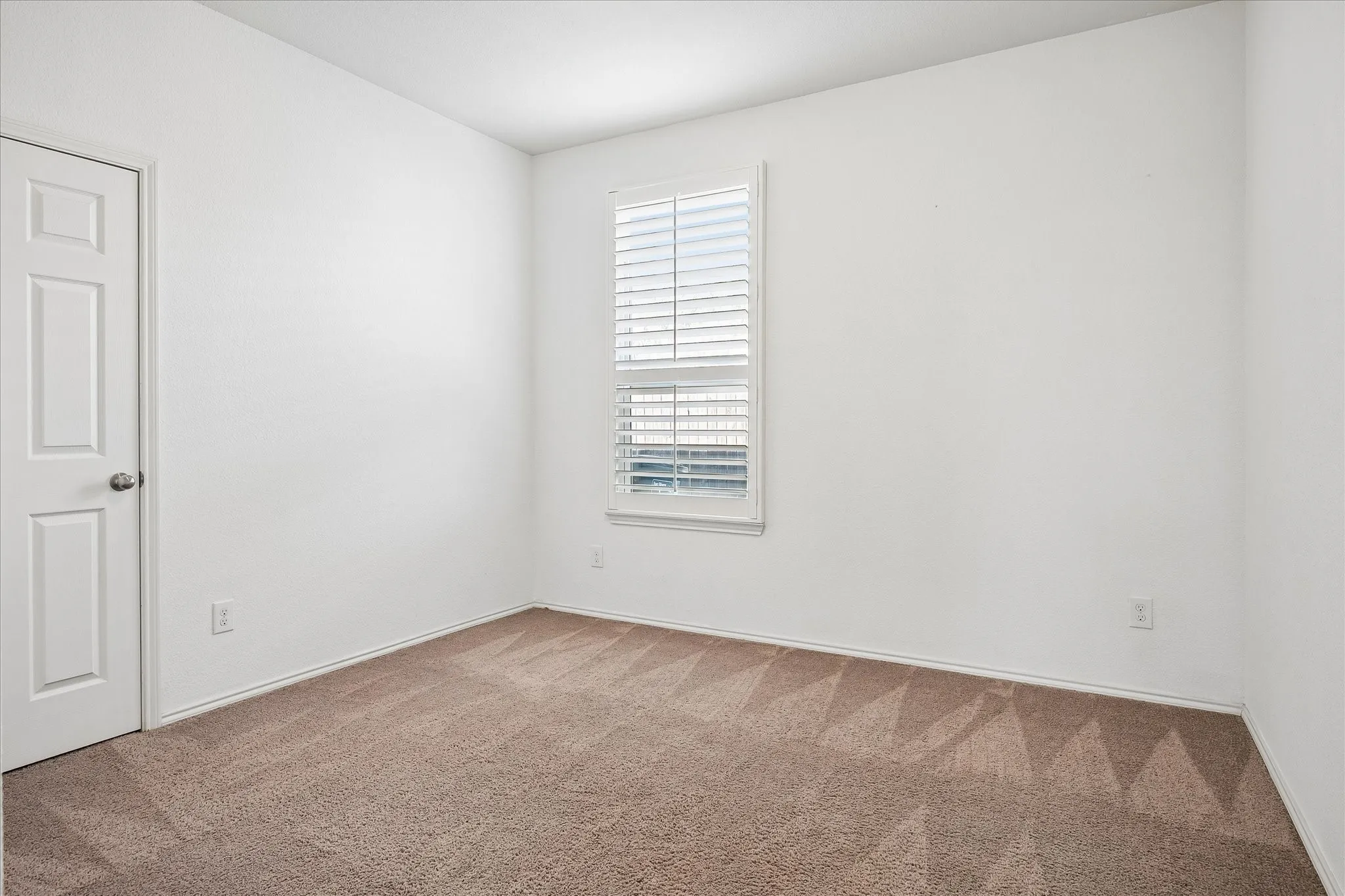 Single Family Residence For Sale in Tarrant County , 2228 Simmental Road, Fort Worth, Texas 76131, 3 Bedroom, 2 Bathroom, 2 Garage spaces, 1,954 Sqft, built in 2016, mls#21407039, Real Estate Agent in Fort Worth, Homes For Sale in Tarrant county, Homes For Sale in Fort Worth, Realtor in Fort Worth Texas, Real Estate Brokerage Independent Realty Texas, Luminita Cordes Realtor