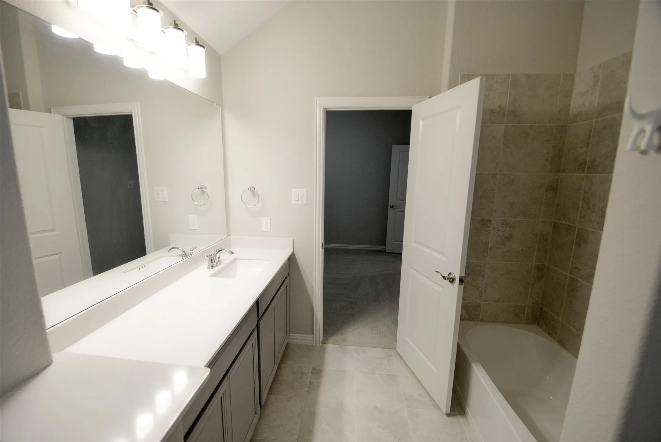 Triplex For Rent in Denton County , 5626 Niagara Road, The Colony, Texas 75056, 3 Bedroom, 3 Bathroom, 2 Garage spaces, 2,069 Sqft, built in 2019, mls#21408702, Real Estate Agent in The Colony, Homes For Rent in Denton county, Homes For Rent in The Colony, Realtor in The Colony Texas, Real Estate Brokerage Independent Realty Texas, Luminita Cordes Realtor