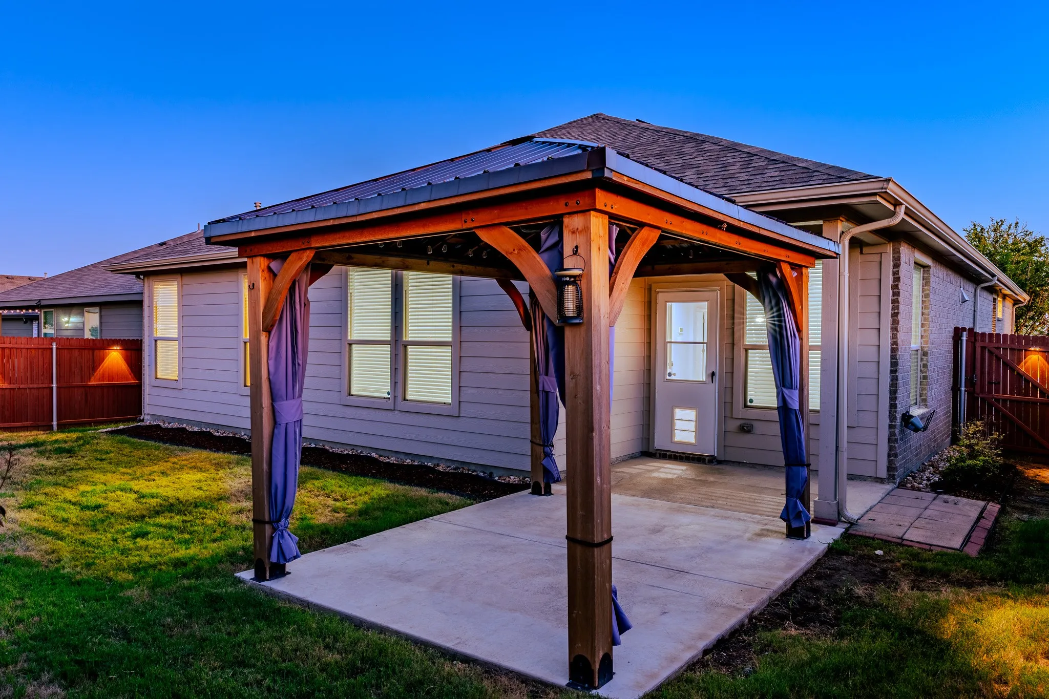 Single Family Residence For Sale in Tarrant County , 540 Dunmore Drive, Haslet, Texas 76052, 4 Bedroom, 2 Bathroom, 2 Garage spaces, 2,015 Sqft, built in 2021, mls#21408690, Real Estate Agent in Haslet, Homes For Sale in Tarrant county, Homes For Sale in Haslet, Realtor in Haslet Texas, Real Estate Brokerage Independent Realty Texas, Luminita Cordes Realtor
