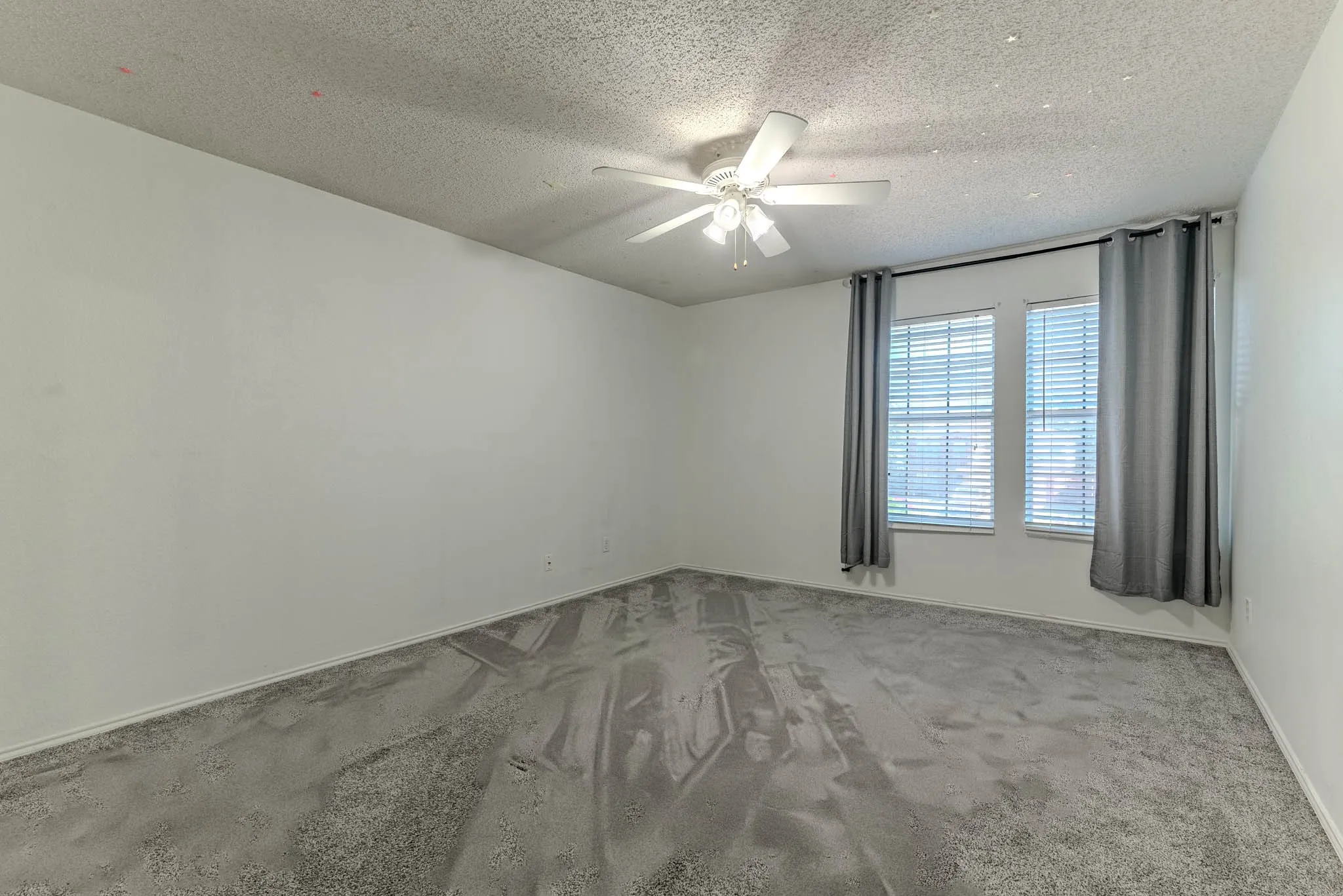 Single Family Residence For Sale in Collin County , 3002 Cedar Crest Drive, Mc Kinney, Texas 75070, 4 Bedroom, 3 Bathroom, 2 Garage spaces, 2,703 Sqft, built in 1997, mls#21408684, Real Estate Agent in Mc Kinney, Homes For Sale in Collin county, Homes For Sale in Mc Kinney, Realtor in Mc Kinney Texas, Real Estate Brokerage Independent Realty Texas, Luminita Cordes Realtor