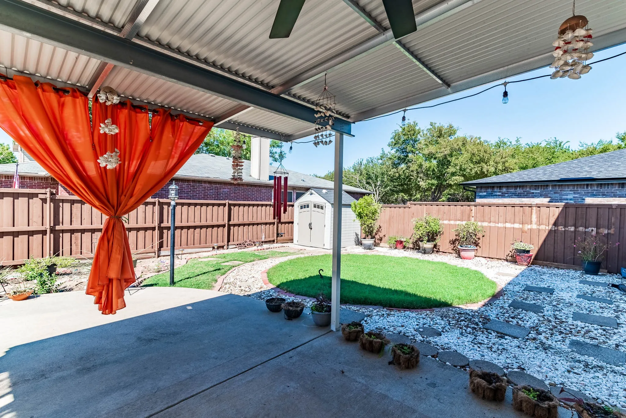 Single Family Residence For Sale in Collin County , 3002 Cedar Crest Drive, Mc Kinney, Texas 75070, 4 Bedroom, 3 Bathroom, 2 Garage spaces, 2,703 Sqft, built in 1997, mls#21408684, Real Estate Agent in Mc Kinney, Homes For Sale in Collin county, Homes For Sale in Mc Kinney, Realtor in Mc Kinney Texas, Real Estate Brokerage Independent Realty Texas, Luminita Cordes Realtor