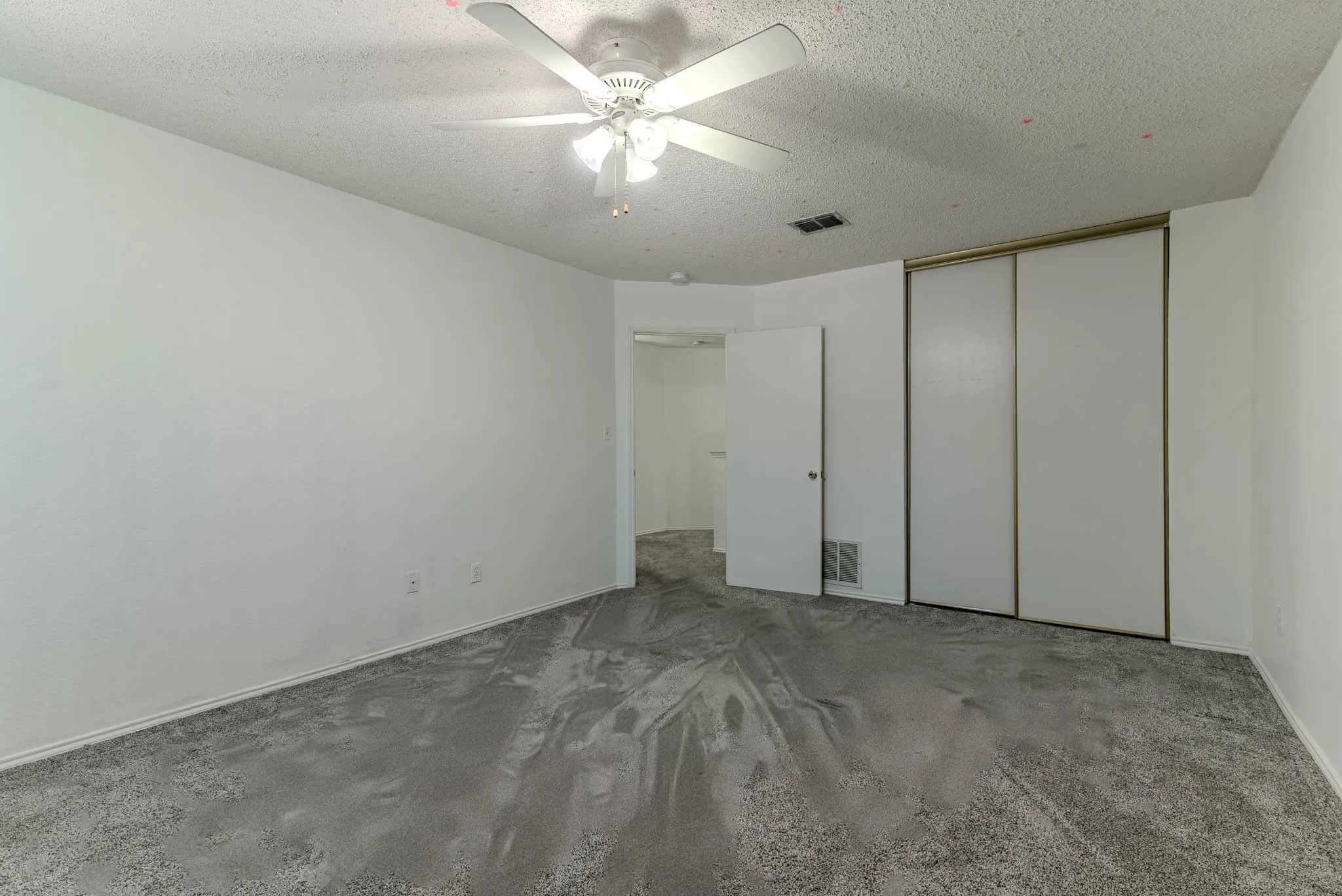 Single Family Residence For Sale in Collin County , 3002 Cedar Crest Drive, Mc Kinney, Texas 75070, 4 Bedroom, 3 Bathroom, 2 Garage spaces, 2,703 Sqft, built in 1997, mls#21408684, Real Estate Agent in Mc Kinney, Homes For Sale in Collin county, Homes For Sale in Mc Kinney, Realtor in Mc Kinney Texas, Real Estate Brokerage Independent Realty Texas, Luminita Cordes Realtor