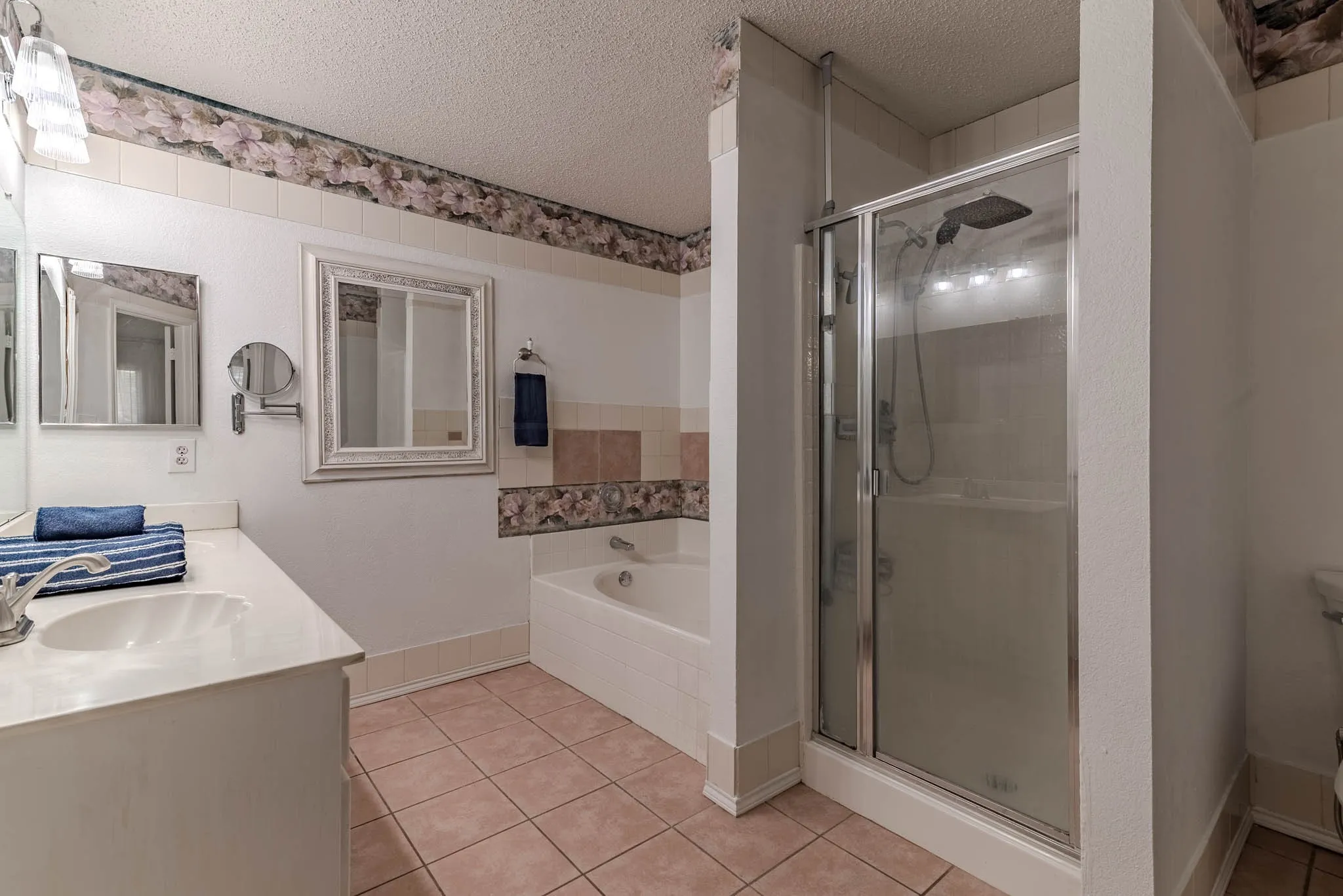 Single Family Residence For Sale in Collin County , 3002 Cedar Crest Drive, Mc Kinney, Texas 75070, 4 Bedroom, 3 Bathroom, 2 Garage spaces, 2,703 Sqft, built in 1997, mls#21408684, Real Estate Agent in Mc Kinney, Homes For Sale in Collin county, Homes For Sale in Mc Kinney, Realtor in Mc Kinney Texas, Real Estate Brokerage Independent Realty Texas, Luminita Cordes Realtor