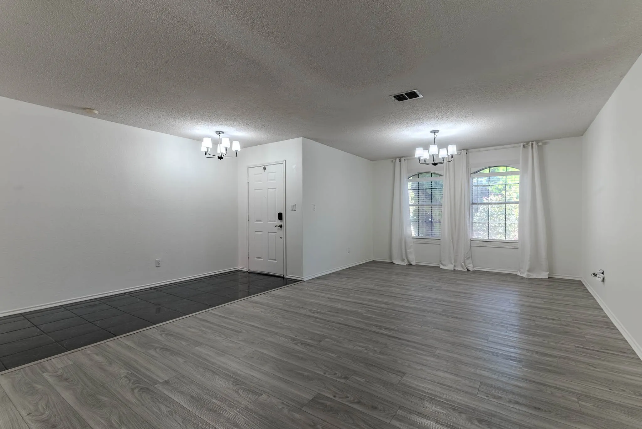 Single Family Residence For Sale in Collin County , 3002 Cedar Crest Drive, Mc Kinney, Texas 75070, 4 Bedroom, 3 Bathroom, 2 Garage spaces, 2,703 Sqft, built in 1997, mls#21408684, Real Estate Agent in Mc Kinney, Homes For Sale in Collin county, Homes For Sale in Mc Kinney, Realtor in Mc Kinney Texas, Real Estate Brokerage Independent Realty Texas, Luminita Cordes Realtor