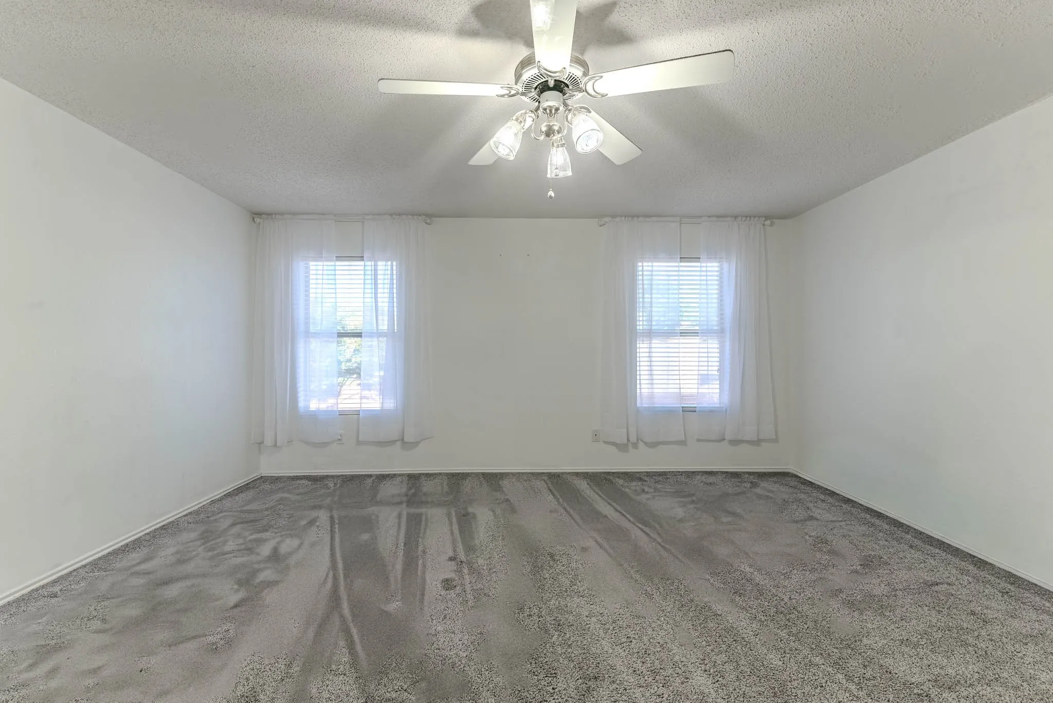 Single Family Residence For Sale in Collin County , 3002 Cedar Crest Drive, Mc Kinney, Texas 75070, 4 Bedroom, 3 Bathroom, 2 Garage spaces, 2,703 Sqft, built in 1997, mls#21408684, Real Estate Agent in Mc Kinney, Homes For Sale in Collin county, Homes For Sale in Mc Kinney, Realtor in Mc Kinney Texas, Real Estate Brokerage Independent Realty Texas, Luminita Cordes Realtor