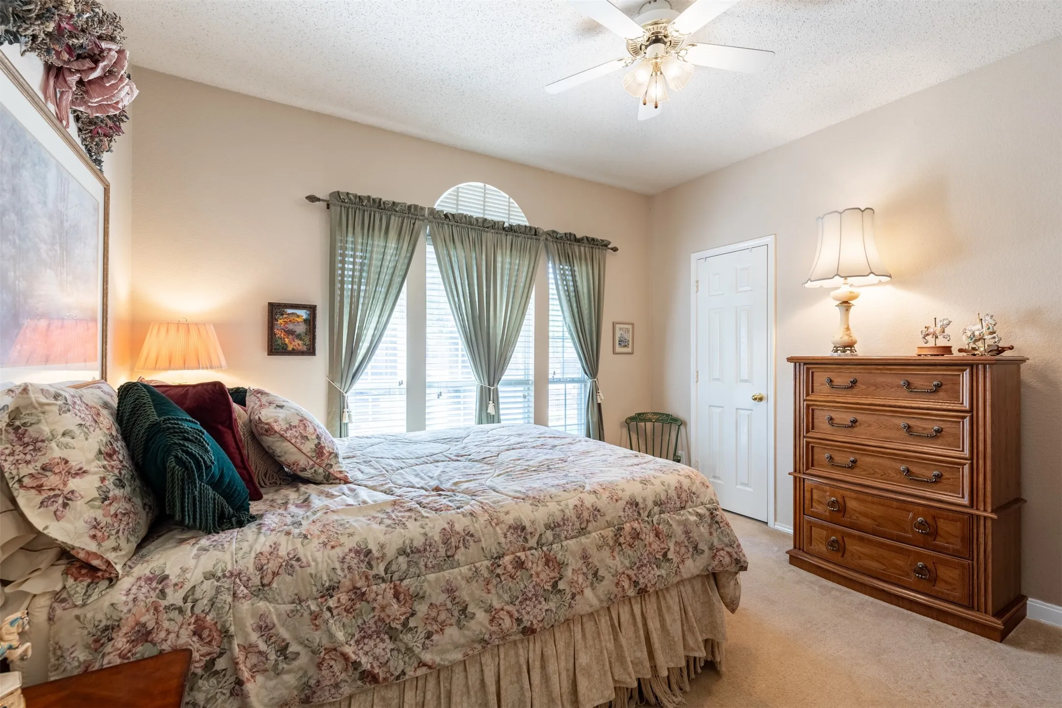 Downstairs guest suite.