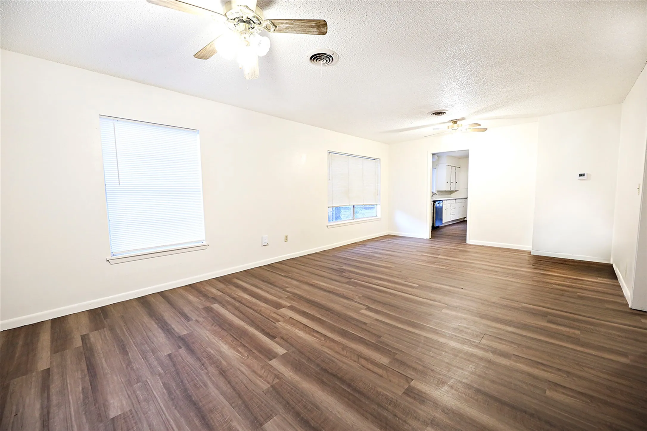 Single Family Residence For Sale in Montague County , 507 Orchard Street, Bowie, Texas 76230, 2 Bedroom, 1 Bathroom, Garage spaces, 1,120 Sqft, built in 1905, mls#21407651, Real Estate Agent in Bowie, Homes For Sale in Montague county, Homes For Sale in Bowie, Realtor in Bowie Texas, Real Estate Brokerage Independent Realty Texas, Luminita Cordes Realtor