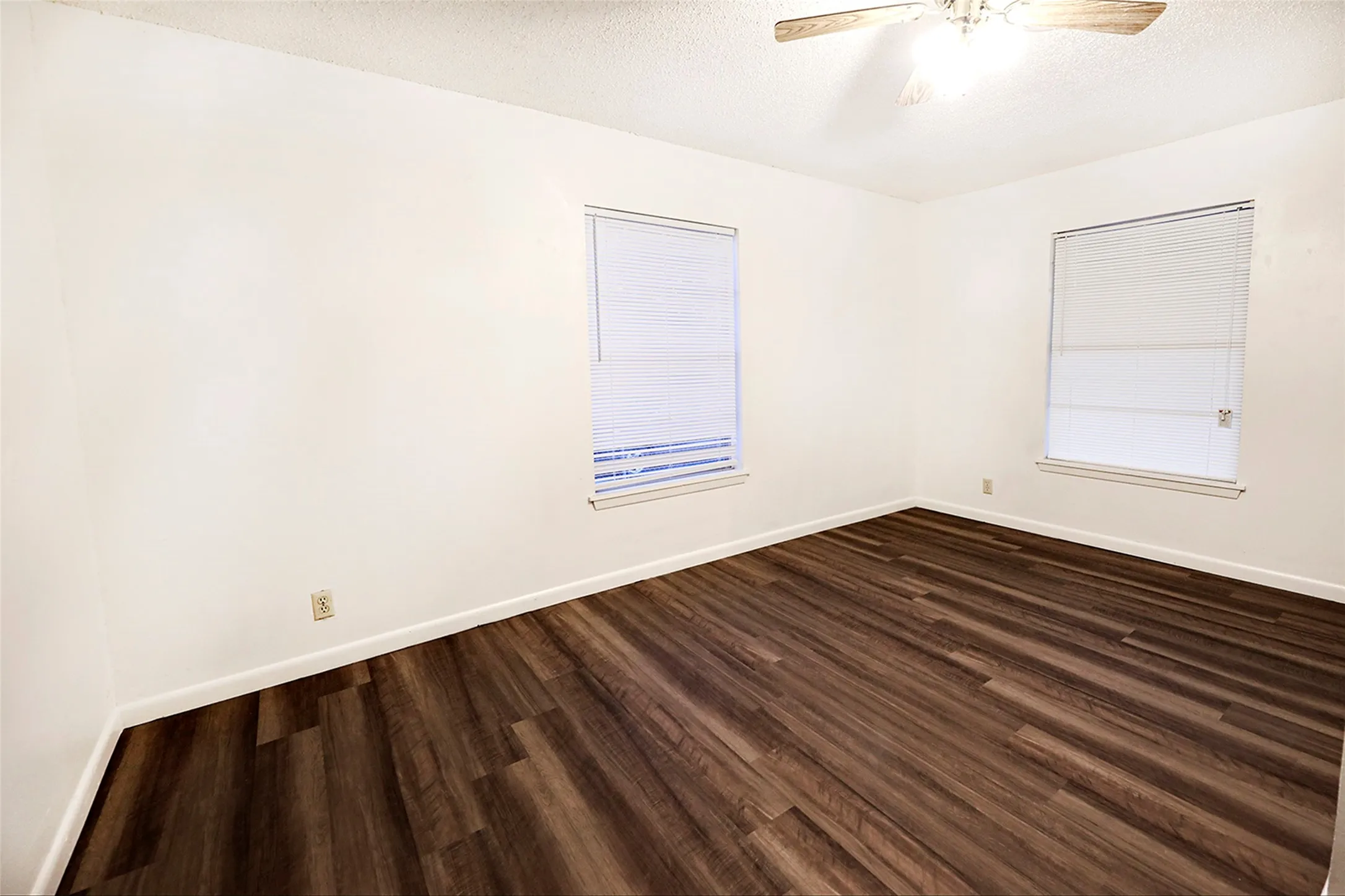 Single Family Residence For Sale in Montague County , 507 Orchard Street, Bowie, Texas 76230, 2 Bedroom, 1 Bathroom, Garage spaces, 1,120 Sqft, built in 1905, mls#21407651, Real Estate Agent in Bowie, Homes For Sale in Montague county, Homes For Sale in Bowie, Realtor in Bowie Texas, Real Estate Brokerage Independent Realty Texas, Luminita Cordes Realtor