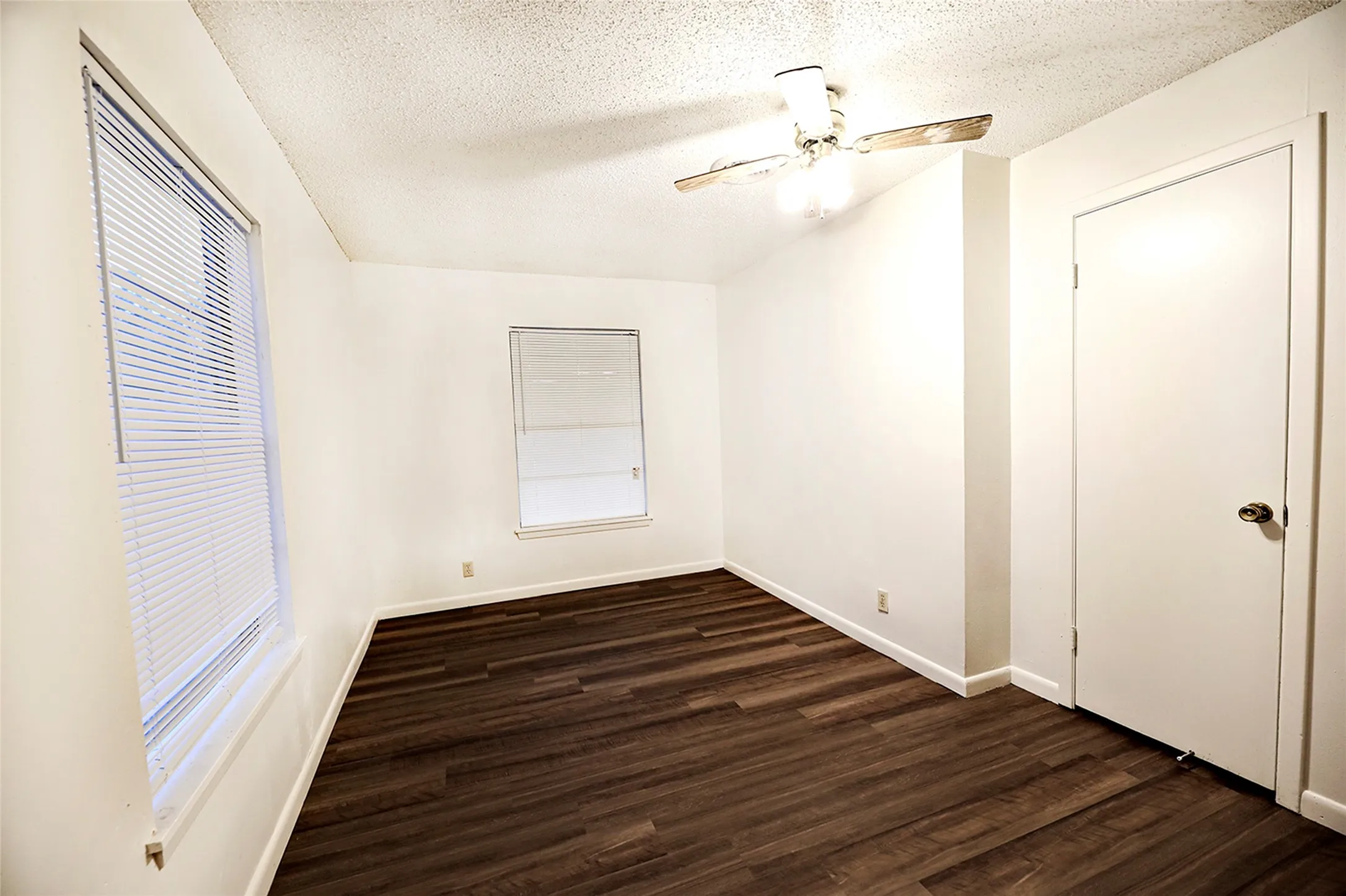 Single Family Residence For Sale in Montague County , 507 Orchard Street, Bowie, Texas 76230, 2 Bedroom, 1 Bathroom, Garage spaces, 1,120 Sqft, built in 1905, mls#21407651, Real Estate Agent in Bowie, Homes For Sale in Montague county, Homes For Sale in Bowie, Realtor in Bowie Texas, Real Estate Brokerage Independent Realty Texas, Luminita Cordes Realtor