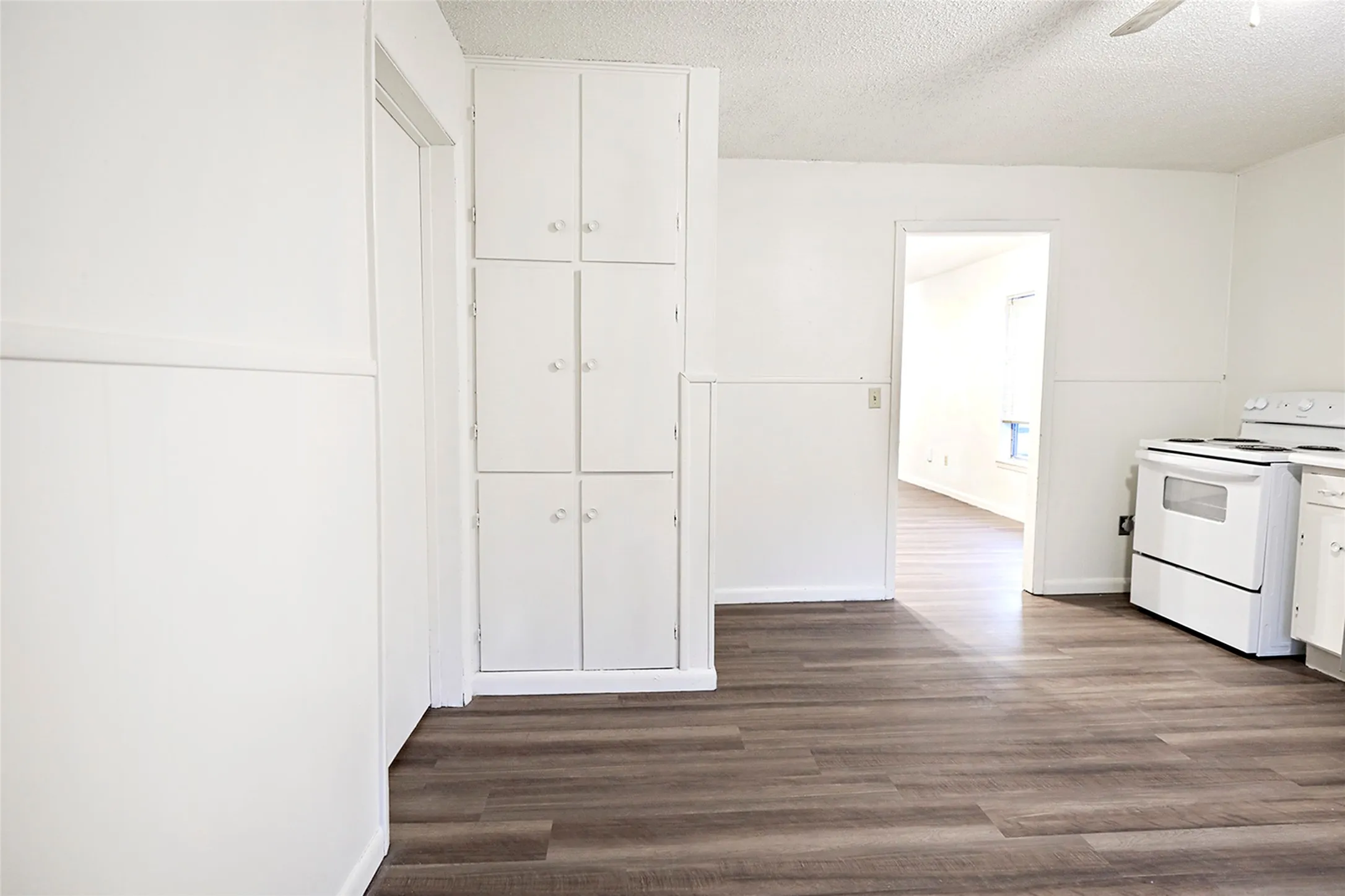 Single Family Residence For Sale in Montague County , 507 Orchard Street, Bowie, Texas 76230, 2 Bedroom, 1 Bathroom, Garage spaces, 1,120 Sqft, built in 1905, mls#21407651, Real Estate Agent in Bowie, Homes For Sale in Montague county, Homes For Sale in Bowie, Realtor in Bowie Texas, Real Estate Brokerage Independent Realty Texas, Luminita Cordes Realtor