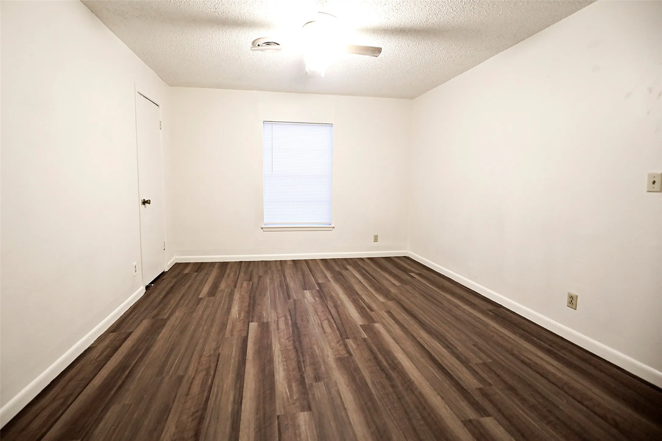 Single Family Residence For Sale in Montague County , 507 Orchard Street, Bowie, Texas 76230, 2 Bedroom, 1 Bathroom, Garage spaces, 1,120 Sqft, built in 1905, mls#21407651, Real Estate Agent in Bowie, Homes For Sale in Montague county, Homes For Sale in Bowie, Realtor in Bowie Texas, Real Estate Brokerage Independent Realty Texas, Luminita Cordes Realtor
