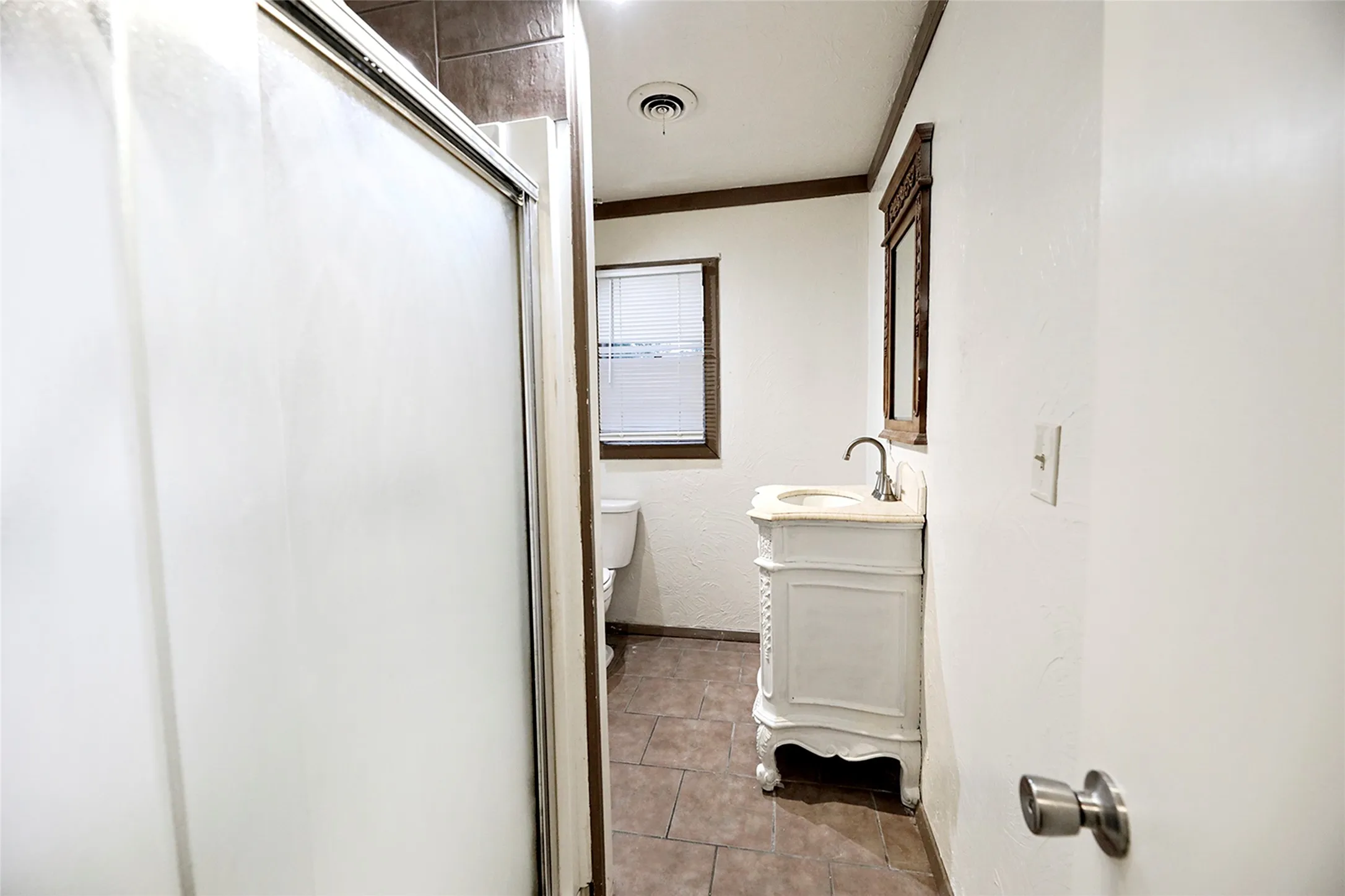 Single Family Residence For Sale in Montague County , 507 Orchard Street, Bowie, Texas 76230, 2 Bedroom, 1 Bathroom, Garage spaces, 1,120 Sqft, built in 1905, mls#21407651, Real Estate Agent in Bowie, Homes For Sale in Montague county, Homes For Sale in Bowie, Realtor in Bowie Texas, Real Estate Brokerage Independent Realty Texas, Luminita Cordes Realtor