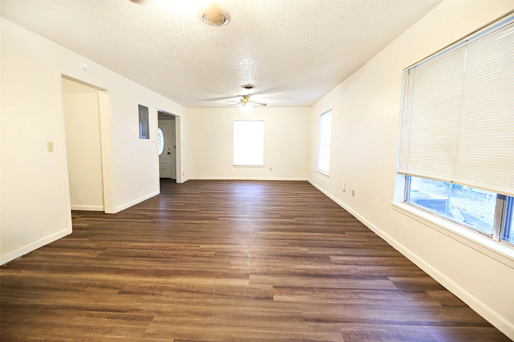 Single Family Residence For Sale in Montague County , 507 Orchard Street, Bowie, Texas 76230, 2 Bedroom, 1 Bathroom, Garage spaces, 1,120 Sqft, built in 1905, mls#21407651, Real Estate Agent in Bowie, Homes For Sale in Montague county, Homes For Sale in Bowie, Realtor in Bowie Texas, Real Estate Brokerage Independent Realty Texas, Luminita Cordes Realtor