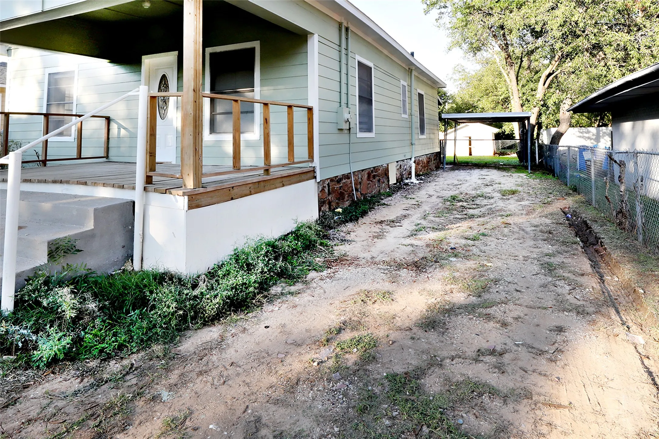 Single Family Residence For Sale in Montague County , 507 Orchard Street, Bowie, Texas 76230, 2 Bedroom, 1 Bathroom, Garage spaces, 1,120 Sqft, built in 1905, mls#21407651, Real Estate Agent in Bowie, Homes For Sale in Montague county, Homes For Sale in Bowie, Realtor in Bowie Texas, Real Estate Brokerage Independent Realty Texas, Luminita Cordes Realtor