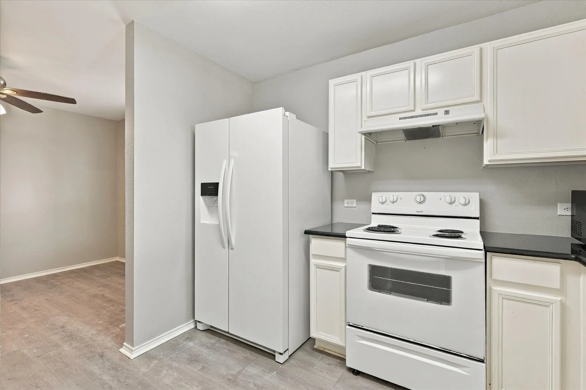 Single Family Residence For Sale in Denton County , 320 Deer Run Drive, Sanger, Texas 76266, 3 Bedroom, 2 Bathroom, 2 Garage spaces, 1,398 Sqft, built in 2004, mls#21408583, Real Estate Agent in Sanger, Homes For Sale in Denton county, Homes For Sale in Sanger, Realtor in Sanger Texas, Real Estate Brokerage Independent Realty Texas, Luminita Cordes Realtor
