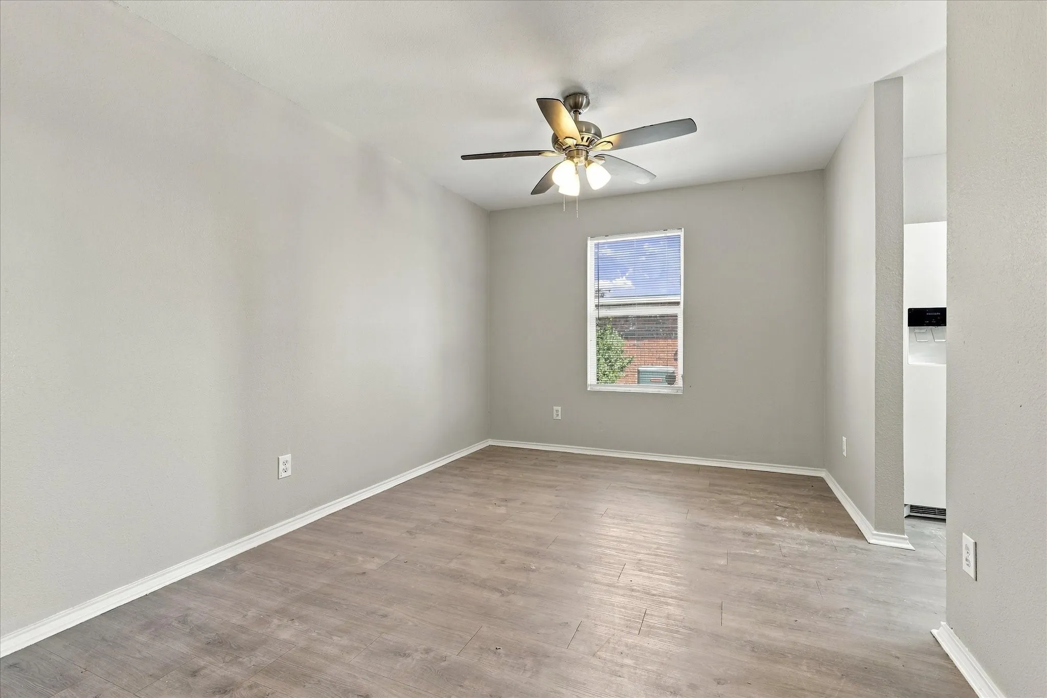Single Family Residence For Sale in Denton County , 320 Deer Run Drive, Sanger, Texas 76266, 3 Bedroom, 2 Bathroom, 2 Garage spaces, 1,398 Sqft, built in 2004, mls#21408583, Real Estate Agent in Sanger, Homes For Sale in Denton county, Homes For Sale in Sanger, Realtor in Sanger Texas, Real Estate Brokerage Independent Realty Texas, Luminita Cordes Realtor