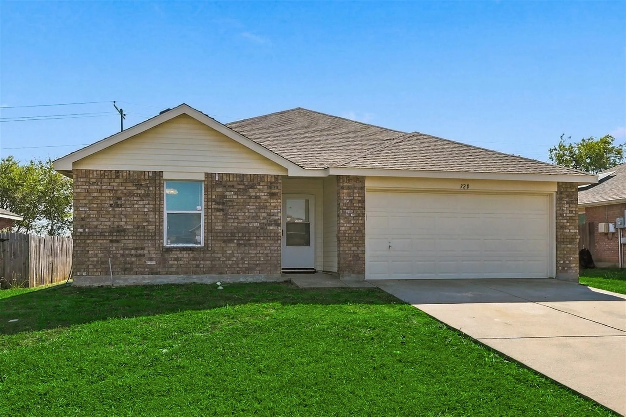 Single Family Residence For Sale in Denton County , 320 Deer Run Drive, Sanger, Texas 76266, 3 Bedroom, 2 Bathroom, 2 Garage spaces, 1,398 Sqft, built in 2004, mls#21408583, Real Estate Agent in Sanger, Homes For Sale in Denton county, Homes For Sale in Sanger, Realtor in Sanger Texas, Real Estate Brokerage Independent Realty Texas, Luminita Cordes Realtor