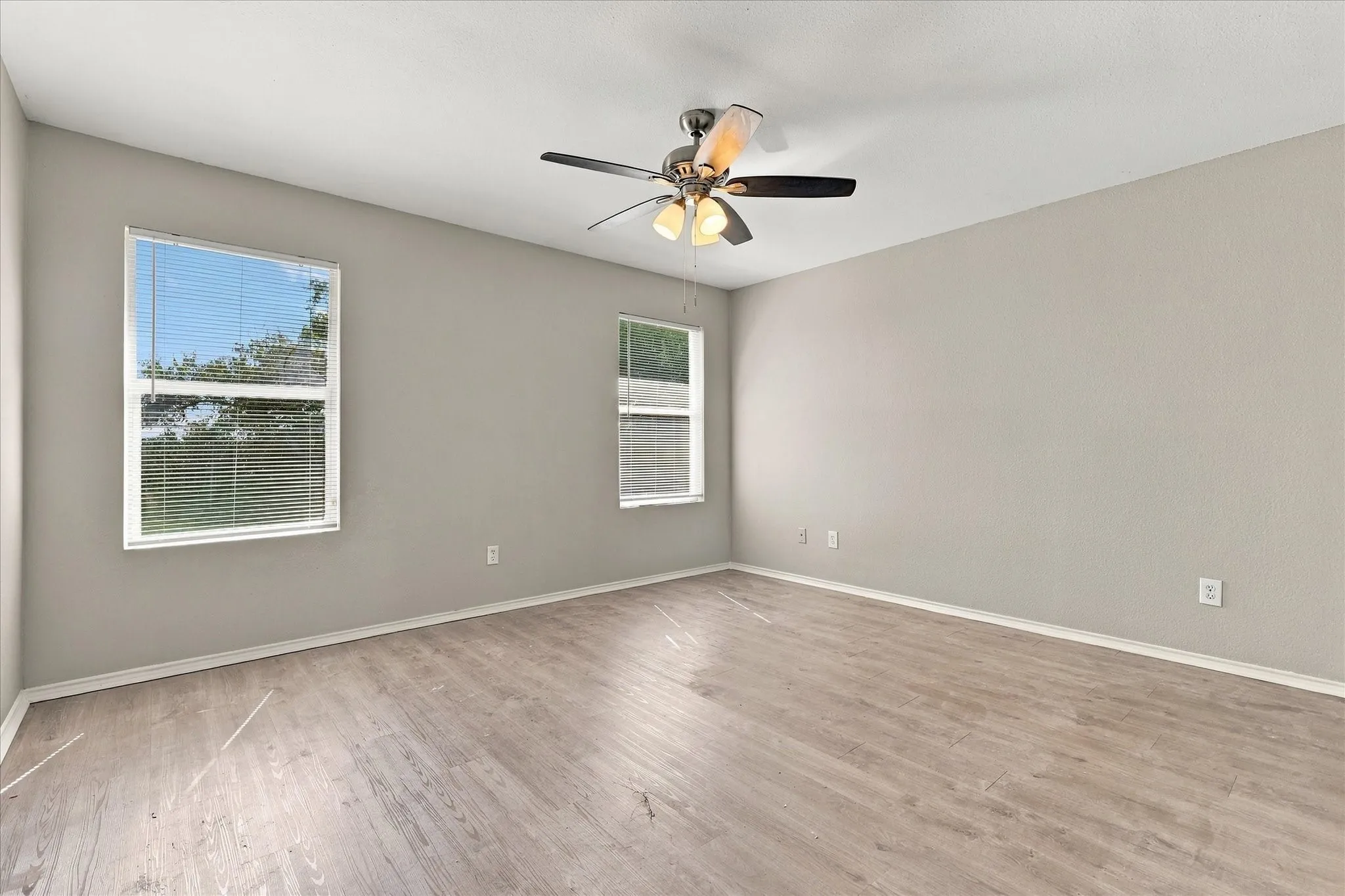 Single Family Residence For Sale in Denton County , 320 Deer Run Drive, Sanger, Texas 76266, 3 Bedroom, 2 Bathroom, 2 Garage spaces, 1,398 Sqft, built in 2004, mls#21408583, Real Estate Agent in Sanger, Homes For Sale in Denton county, Homes For Sale in Sanger, Realtor in Sanger Texas, Real Estate Brokerage Independent Realty Texas, Luminita Cordes Realtor