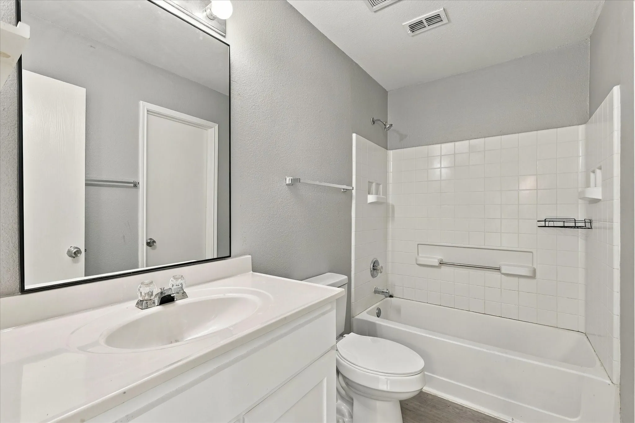 Single Family Residence For Sale in Denton County , 320 Deer Run Drive, Sanger, Texas 76266, 3 Bedroom, 2 Bathroom, 2 Garage spaces, 1,398 Sqft, built in 2004, mls#21408583, Real Estate Agent in Sanger, Homes For Sale in Denton county, Homes For Sale in Sanger, Realtor in Sanger Texas, Real Estate Brokerage Independent Realty Texas, Luminita Cordes Realtor