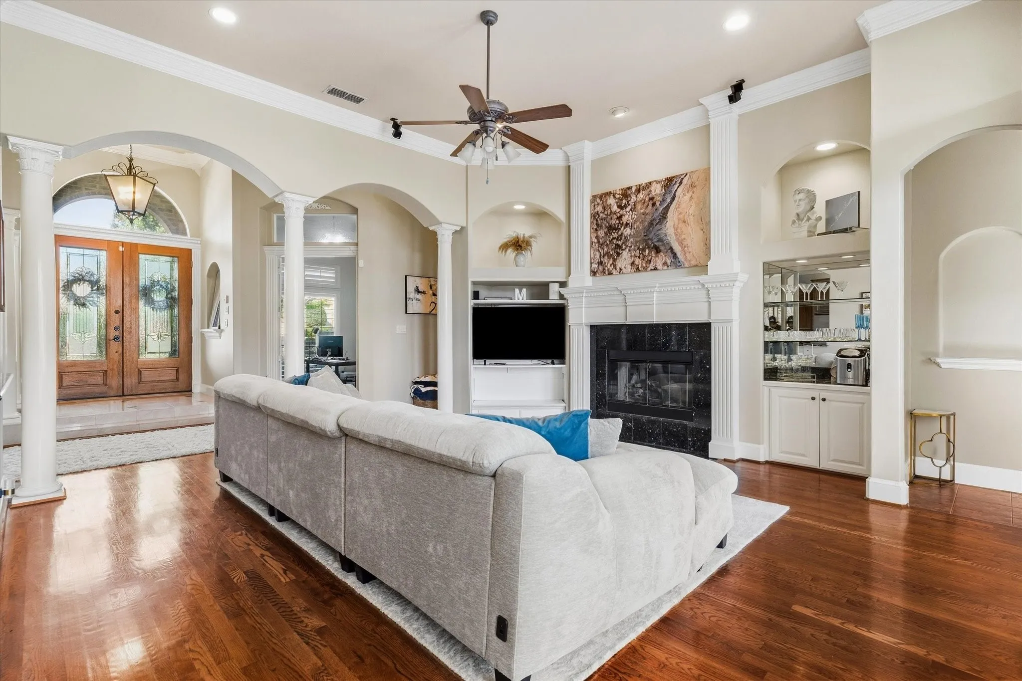 Single Family Residence For Rent in Tarrant County , 8200 Edgemont Court, North Richland Hills, Texas 76182, 4 Bedroom, 3 Bathroom, 2 Garage spaces, 2,588 Sqft, built in 2000, mls#21408724, Real Estate Agent in North Richland Hills, Homes For Rent in Tarrant county, Homes For Rent in North Richland Hills, Realtor in North Richland Hills Texas, Real Estate Brokerage Independent Realty Texas, Luminita Cordes Realtor