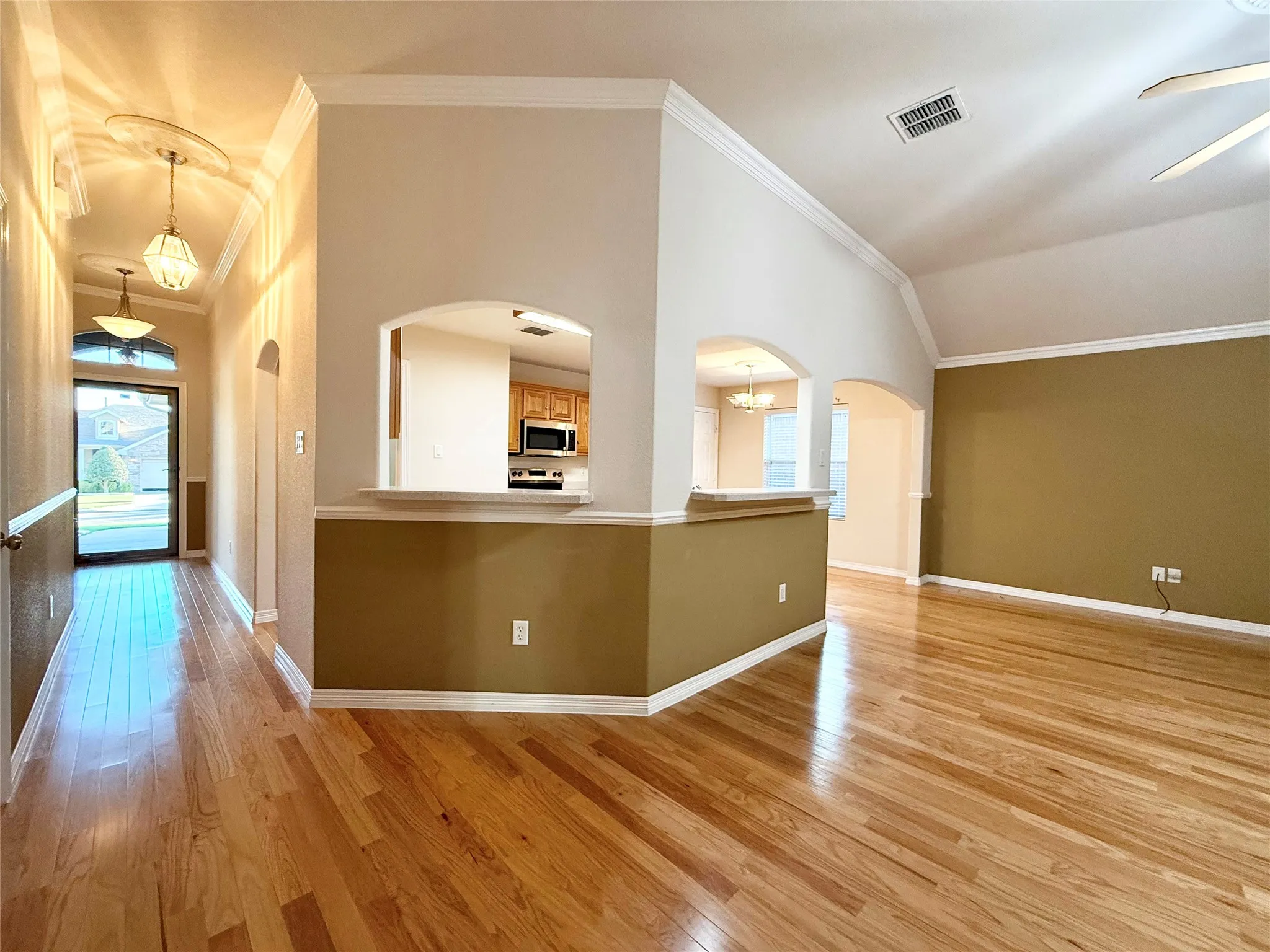 Single Family Residence For Rent in Tarrant County , 6500 Sierra Madre Drive, Fort Worth, Texas 76179, 3 Bedroom, 2 Bathroom, 2 Garage spaces, 1,554 Sqft, built in 2005, mls#21408525, Real Estate Agent in Fort Worth, Homes For Rent in Tarrant county, Homes For Rent in Fort Worth, Realtor in Fort Worth Texas, Real Estate Brokerage Independent Realty Texas, Luminita Cordes Realtor