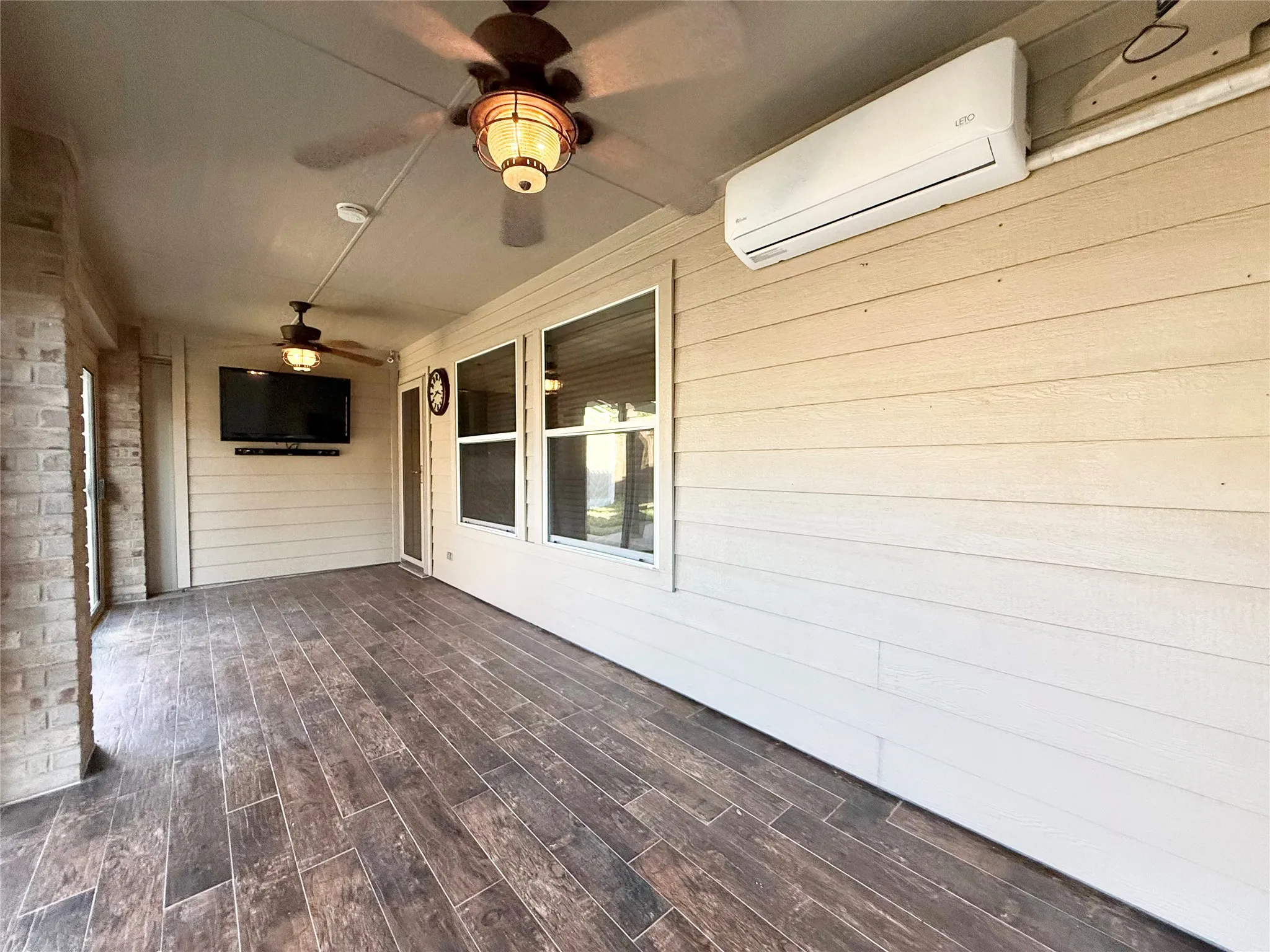 Single Family Residence For Rent in Tarrant County , 6500 Sierra Madre Drive, Fort Worth, Texas 76179, 3 Bedroom, 2 Bathroom, 2 Garage spaces, 1,554 Sqft, built in 2005, mls#21408525, Real Estate Agent in Fort Worth, Homes For Rent in Tarrant county, Homes For Rent in Fort Worth, Realtor in Fort Worth Texas, Real Estate Brokerage Independent Realty Texas, Luminita Cordes Realtor