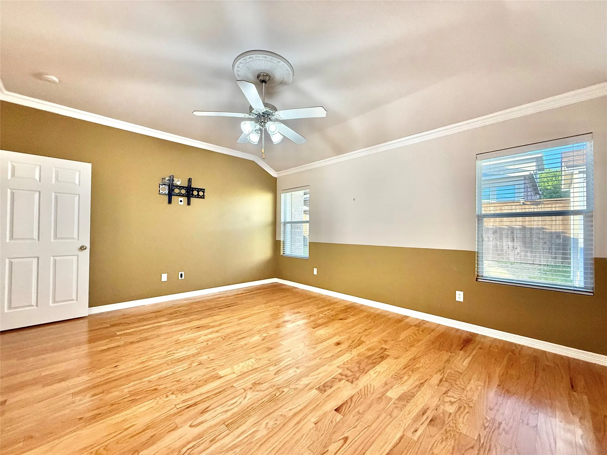 Single Family Residence For Rent in Tarrant County , 6500 Sierra Madre Drive, Fort Worth, Texas 76179, 3 Bedroom, 2 Bathroom, 2 Garage spaces, 1,554 Sqft, built in 2005, mls#21408525, Real Estate Agent in Fort Worth, Homes For Rent in Tarrant county, Homes For Rent in Fort Worth, Realtor in Fort Worth Texas, Real Estate Brokerage Independent Realty Texas, Luminita Cordes Realtor
