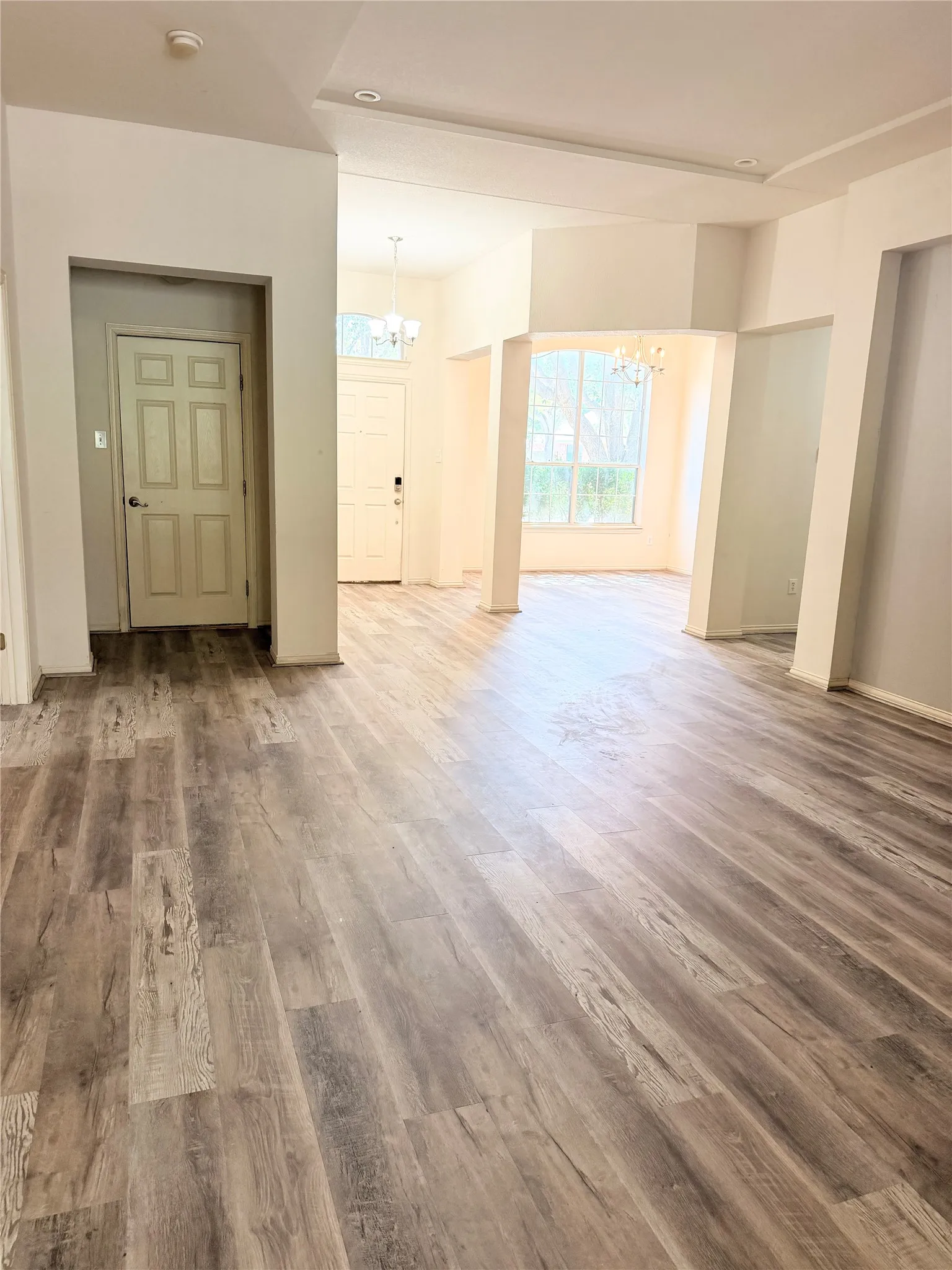 Single Family Residence For Sale in Tarrant County , 413 Rock Meadow Trail, Mansfield, Texas 76063, 3 Bedroom, 2 Bathroom, 2 Garage spaces, 2,459 Sqft, built in 2004, mls#21381360, Real Estate Agent in Mansfield, Homes For Sale in Tarrant county, Homes For Sale in Mansfield, Realtor in Mansfield Texas, Real Estate Brokerage Independent Realty Texas, Luminita Cordes Realtor