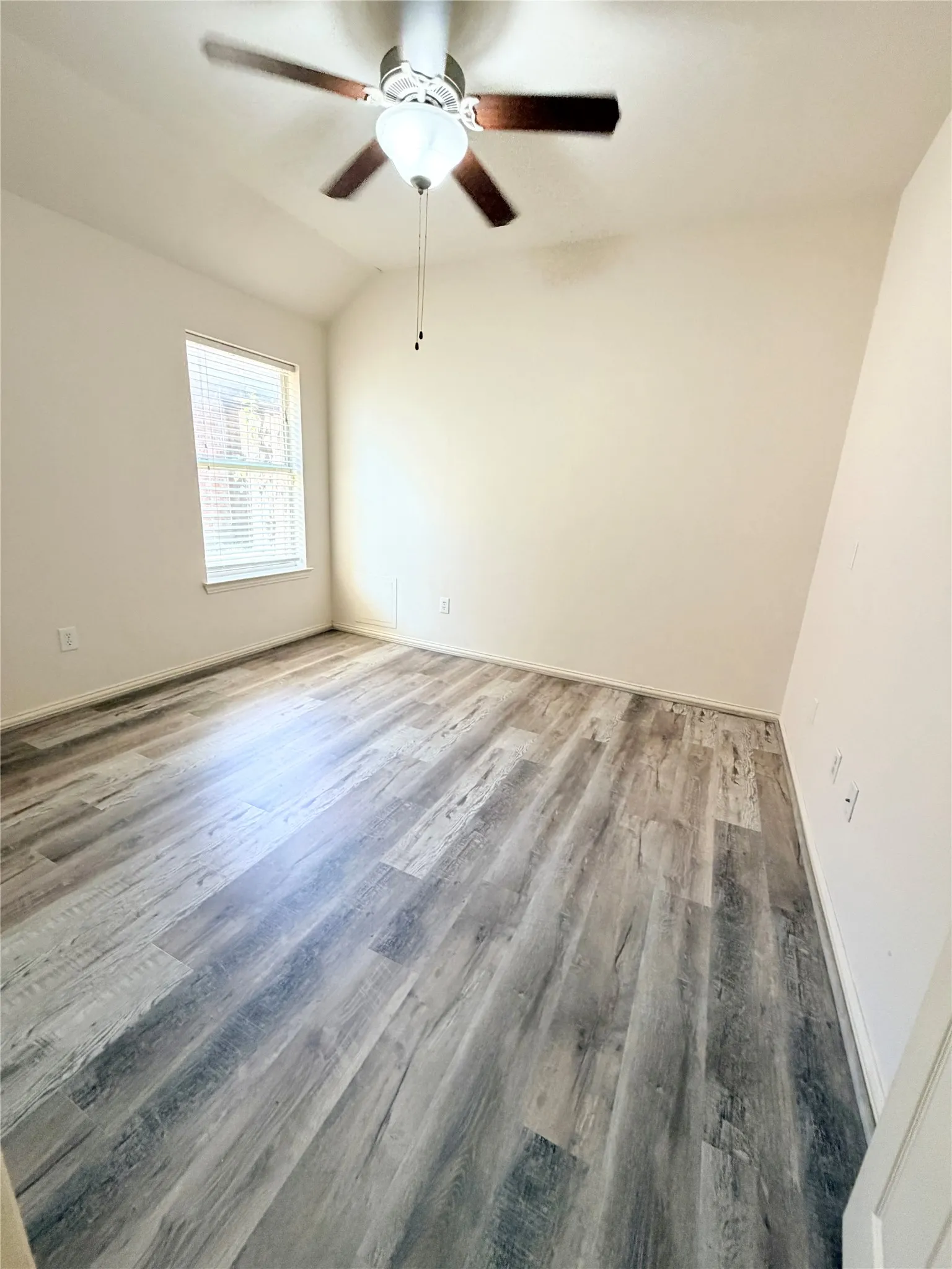 Single Family Residence For Sale in Tarrant County , 413 Rock Meadow Trail, Mansfield, Texas 76063, 3 Bedroom, 2 Bathroom, 2 Garage spaces, 2,459 Sqft, built in 2004, mls#21381360, Real Estate Agent in Mansfield, Homes For Sale in Tarrant county, Homes For Sale in Mansfield, Realtor in Mansfield Texas, Real Estate Brokerage Independent Realty Texas, Luminita Cordes Realtor