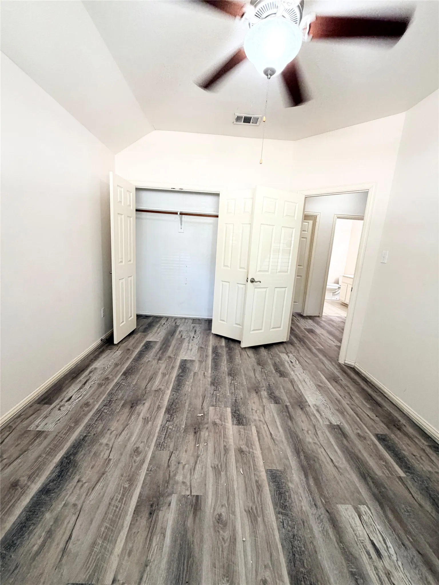 Single Family Residence For Sale in Tarrant County , 413 Rock Meadow Trail, Mansfield, Texas 76063, 3 Bedroom, 2 Bathroom, 2 Garage spaces, 2,459 Sqft, built in 2004, mls#21381360, Real Estate Agent in Mansfield, Homes For Sale in Tarrant county, Homes For Sale in Mansfield, Realtor in Mansfield Texas, Real Estate Brokerage Independent Realty Texas, Luminita Cordes Realtor