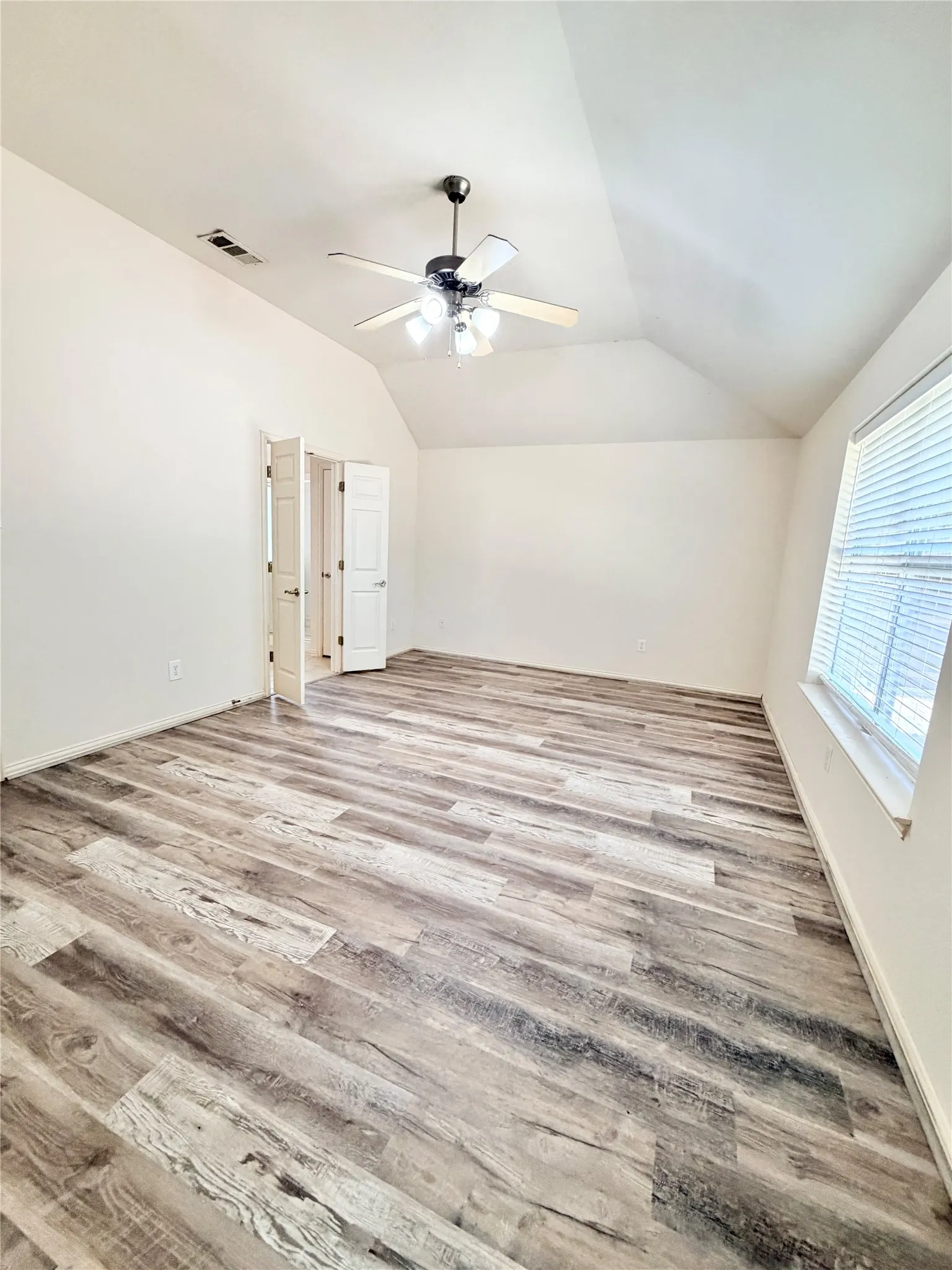 Single Family Residence For Sale in Tarrant County , 413 Rock Meadow Trail, Mansfield, Texas 76063, 3 Bedroom, 2 Bathroom, 2 Garage spaces, 2,459 Sqft, built in 2004, mls#21381360, Real Estate Agent in Mansfield, Homes For Sale in Tarrant county, Homes For Sale in Mansfield, Realtor in Mansfield Texas, Real Estate Brokerage Independent Realty Texas, Luminita Cordes Realtor