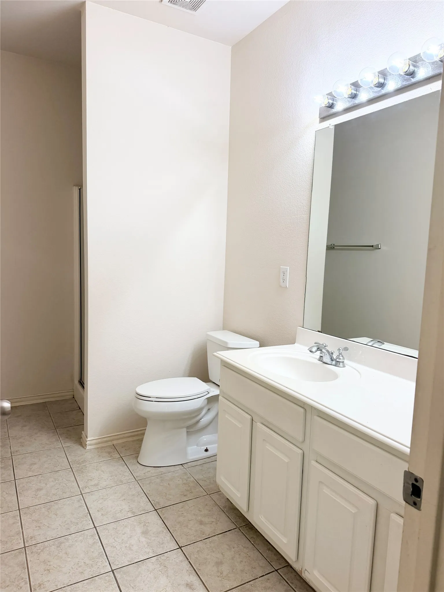 Single Family Residence For Sale in Tarrant County , 413 Rock Meadow Trail, Mansfield, Texas 76063, 3 Bedroom, 2 Bathroom, 2 Garage spaces, 2,459 Sqft, built in 2004, mls#21381360, Real Estate Agent in Mansfield, Homes For Sale in Tarrant county, Homes For Sale in Mansfield, Realtor in Mansfield Texas, Real Estate Brokerage Independent Realty Texas, Luminita Cordes Realtor
