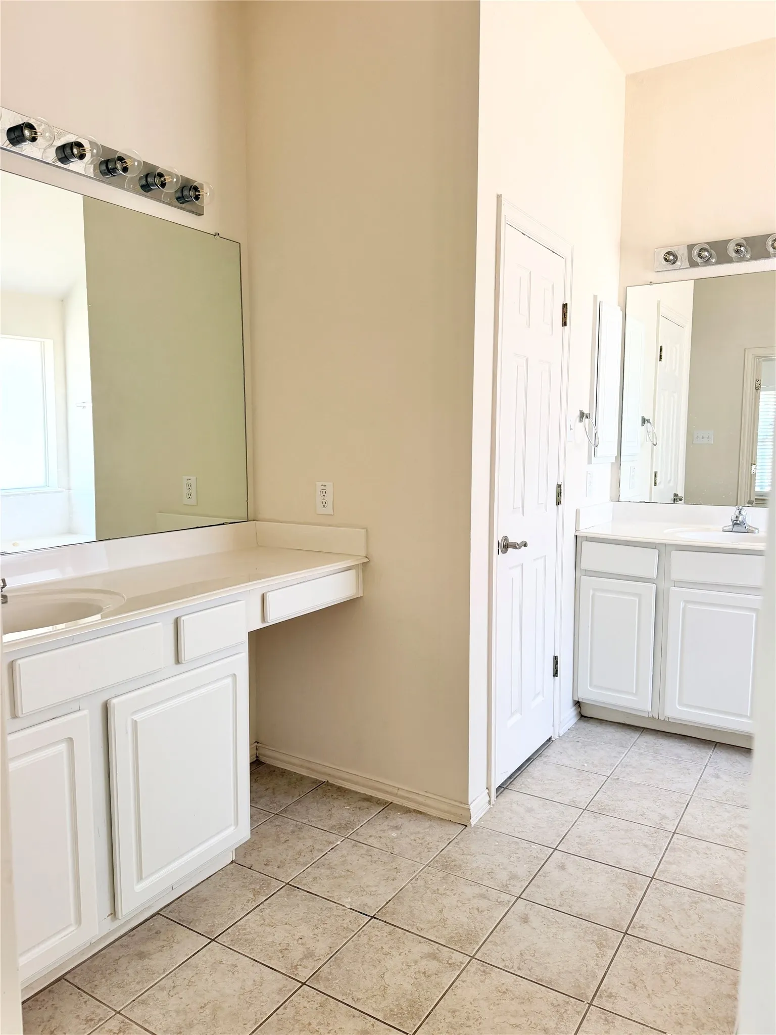 Single Family Residence For Sale in Tarrant County , 413 Rock Meadow Trail, Mansfield, Texas 76063, 3 Bedroom, 2 Bathroom, 2 Garage spaces, 2,459 Sqft, built in 2004, mls#21381360, Real Estate Agent in Mansfield, Homes For Sale in Tarrant county, Homes For Sale in Mansfield, Realtor in Mansfield Texas, Real Estate Brokerage Independent Realty Texas, Luminita Cordes Realtor