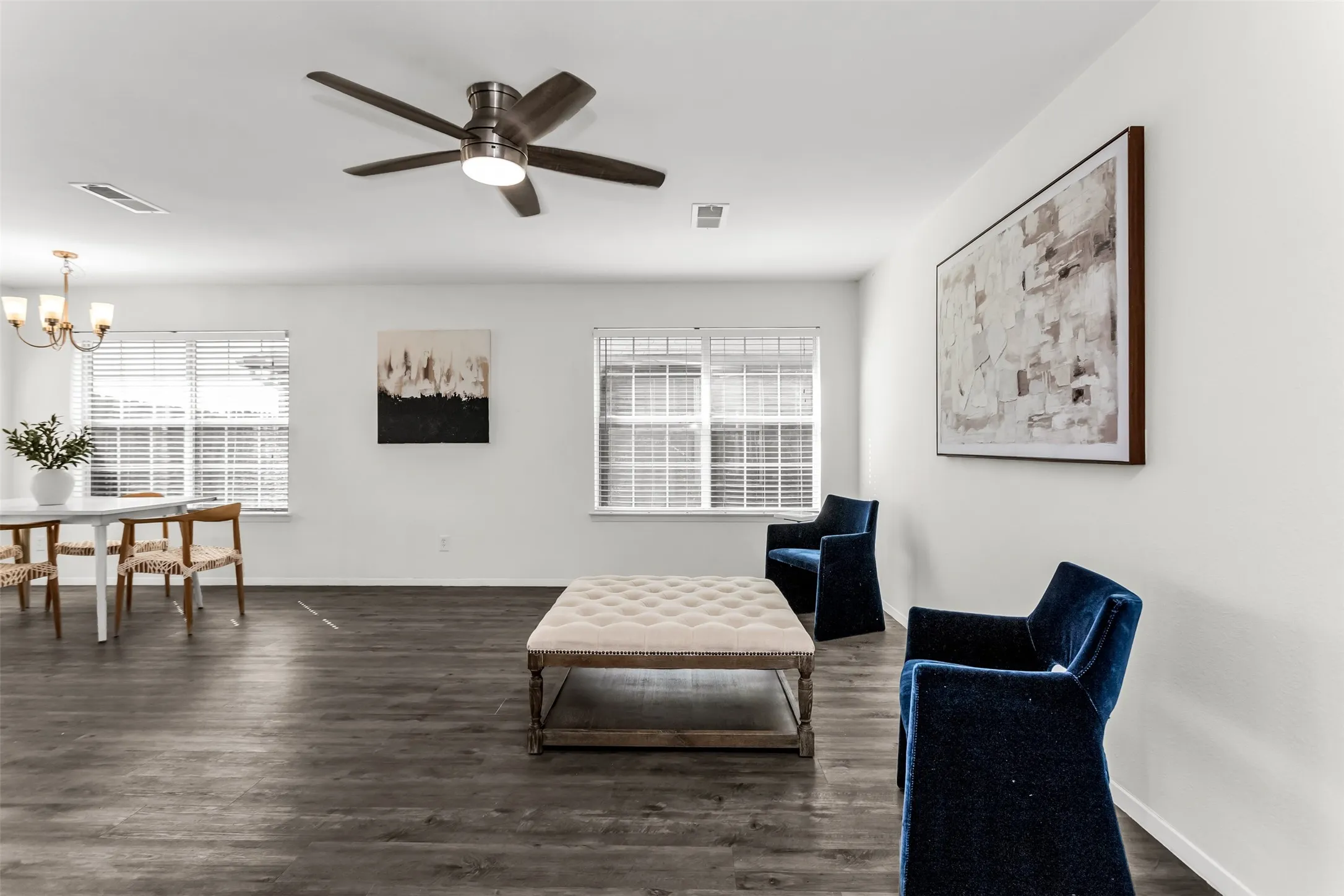 Single Family Residence For Sale in Collin County , 417 Joyce Way, Mc Kinney, Texas 75069, 3 Bedroom, 2 Bathroom, 2 Garage spaces, 1,364 Sqft, built in 2006, mls#21407558, Real Estate Agent in Mc Kinney, Homes For Sale in Collin county, Homes For Sale in Mc Kinney, Realtor in Mc Kinney Texas, Real Estate Brokerage Independent Realty Texas, Luminita Cordes Realtor